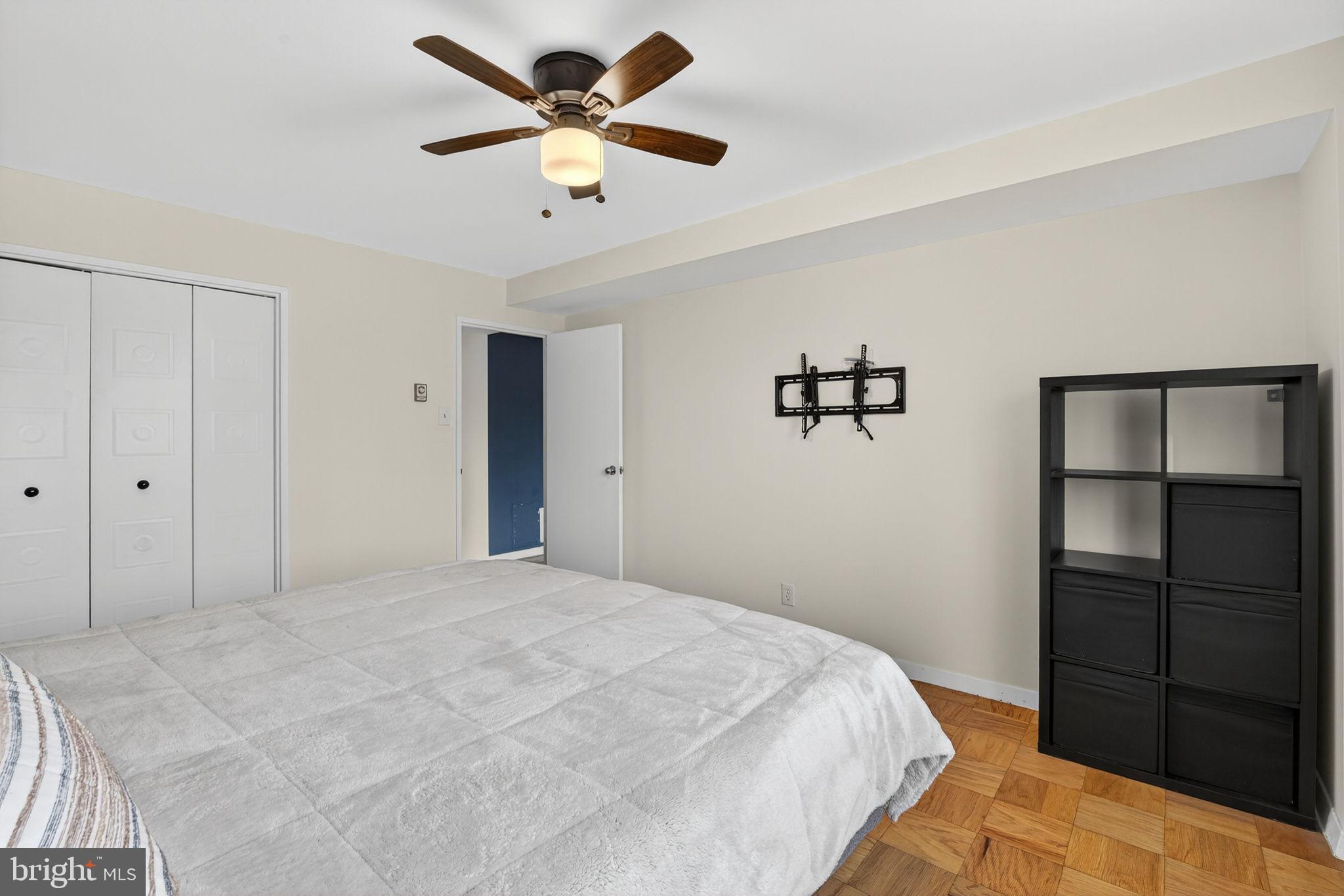 WOODSIDE KNOLLS - Residential Lease