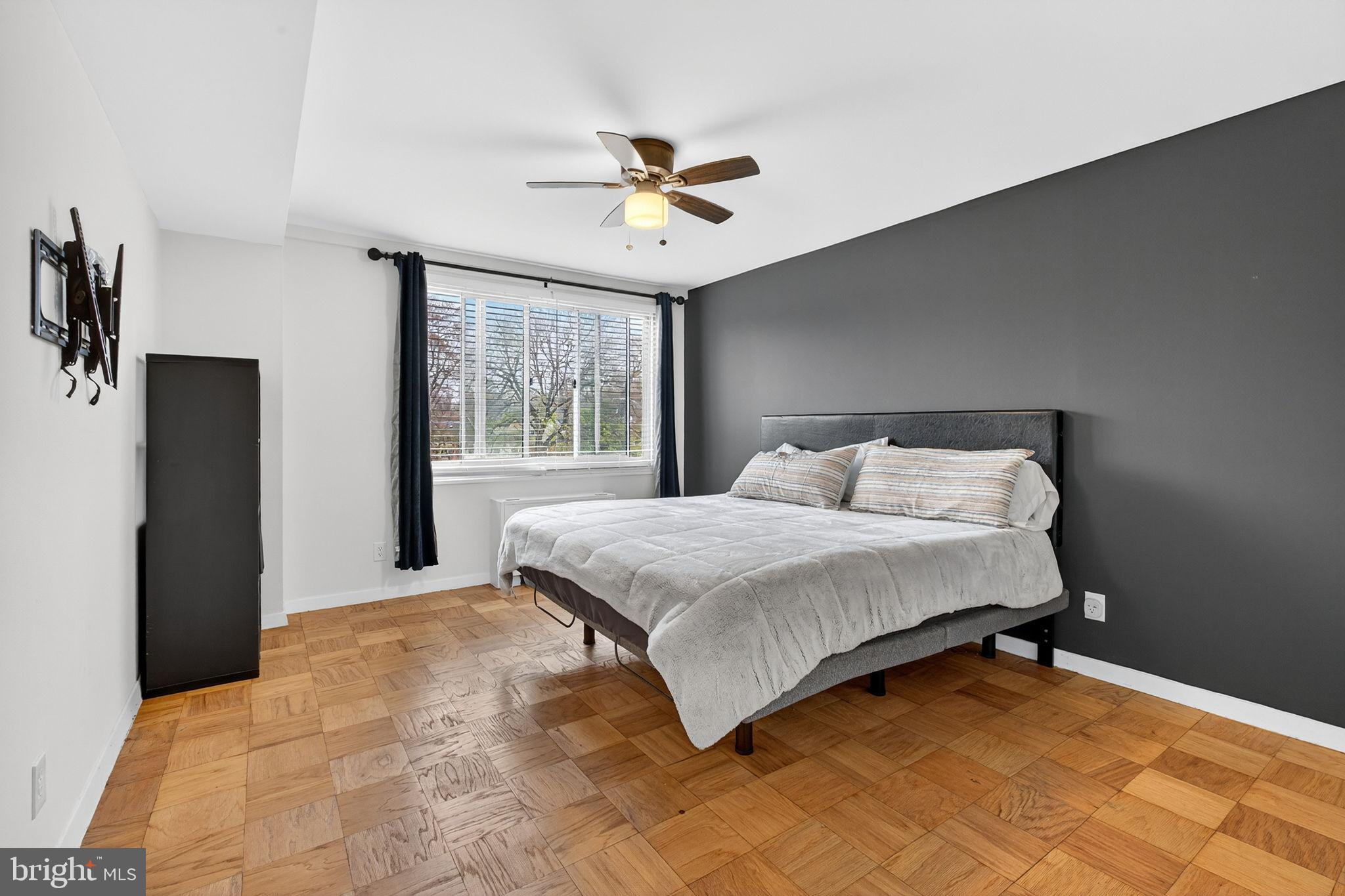 WOODSIDE KNOLLS - Residential Lease