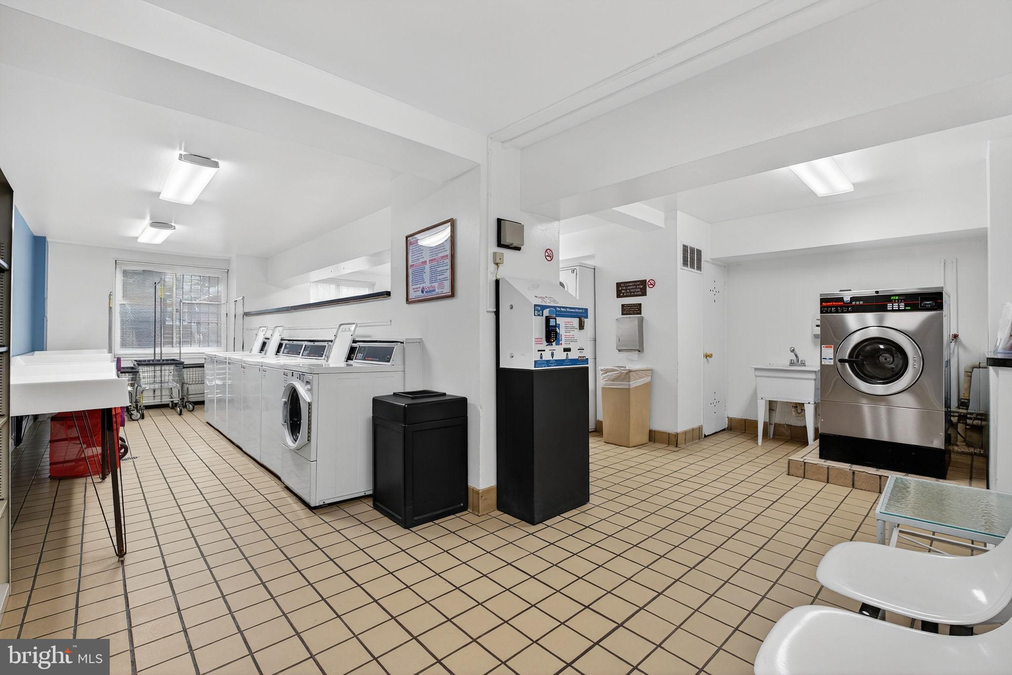 WOODSIDE KNOLLS - Residential Lease