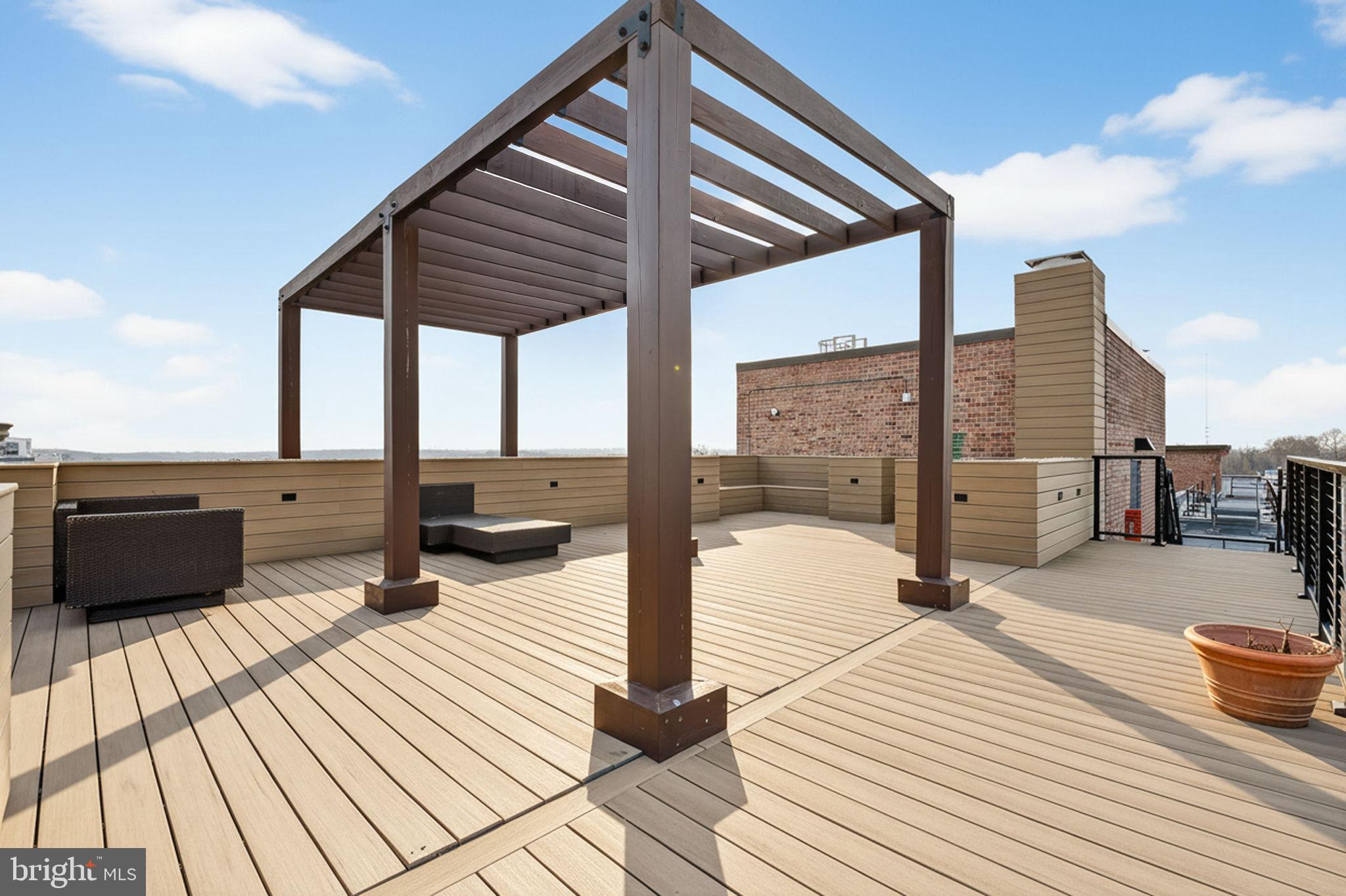 WOODSIDE KNOLLS - Residential Lease