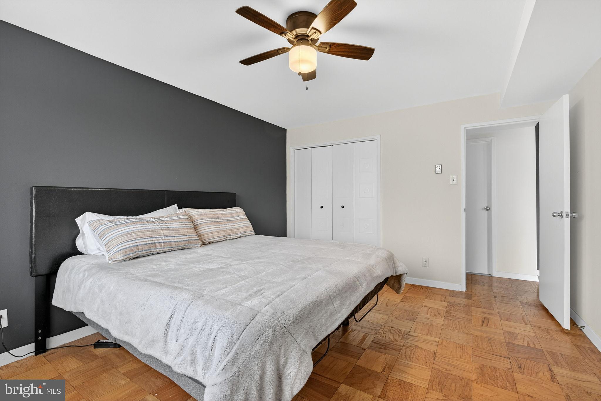 WOODSIDE KNOLLS - Residential Lease