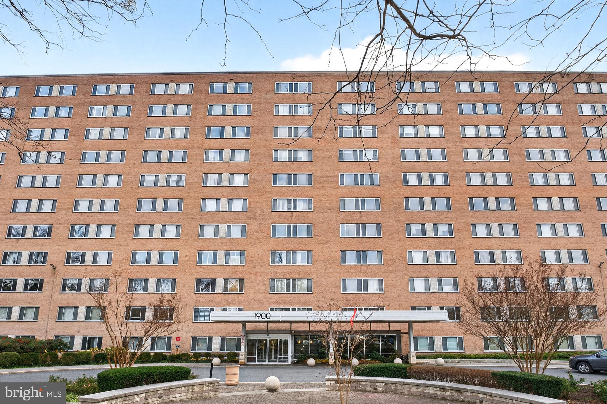 WOODSIDE KNOLLS - Residential Lease