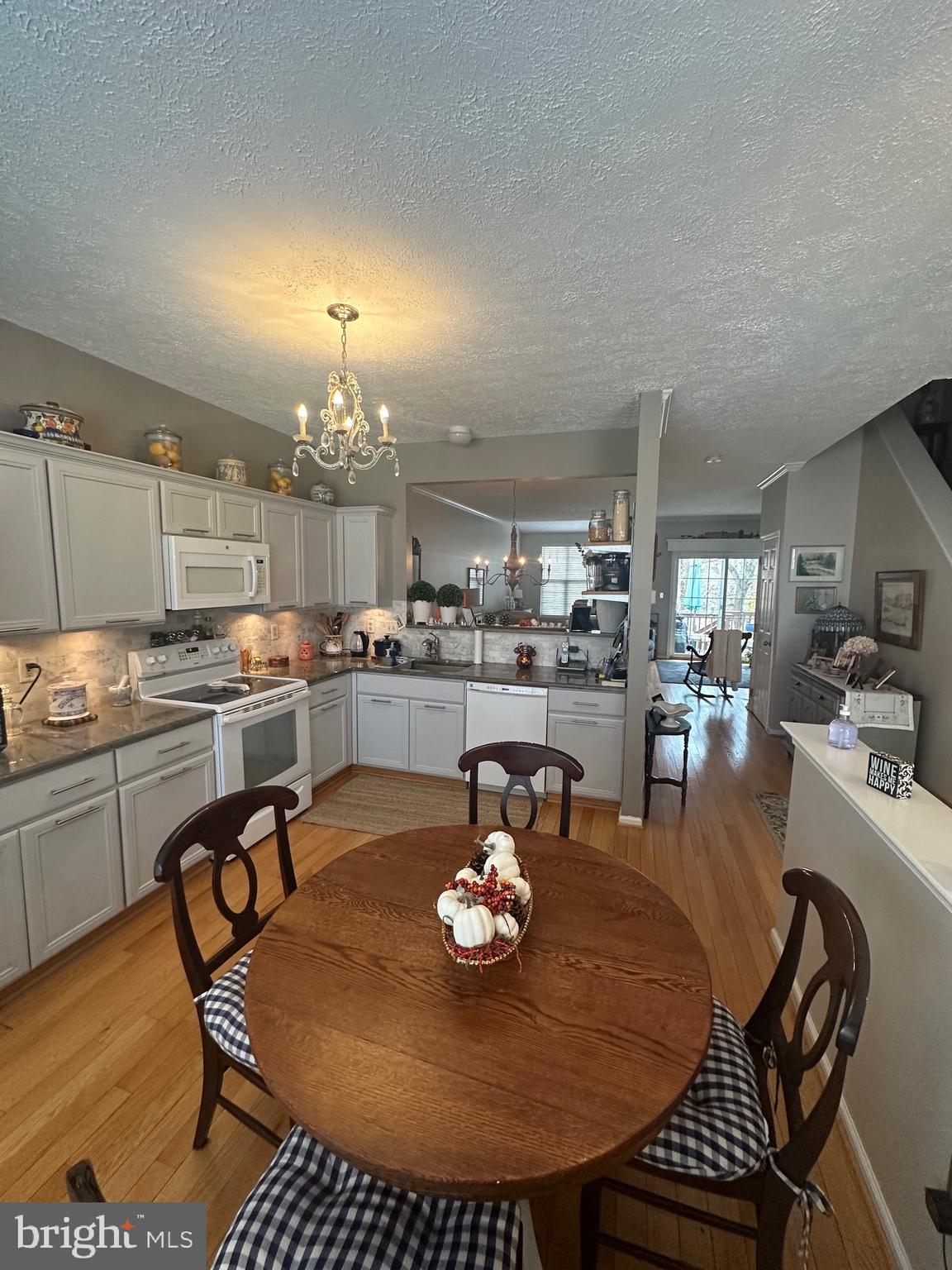 NORTH POINTE - Residential