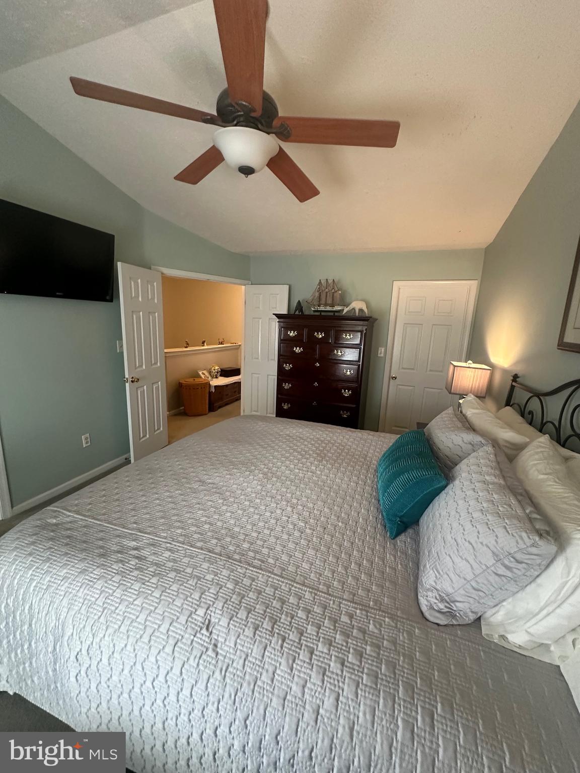 NORTH POINTE - Residential