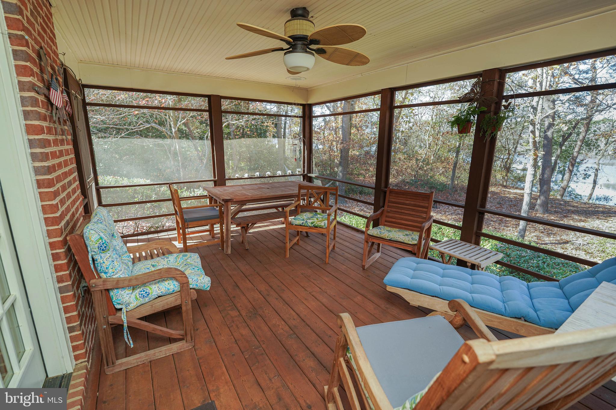 HOLLY SHORES - Residential