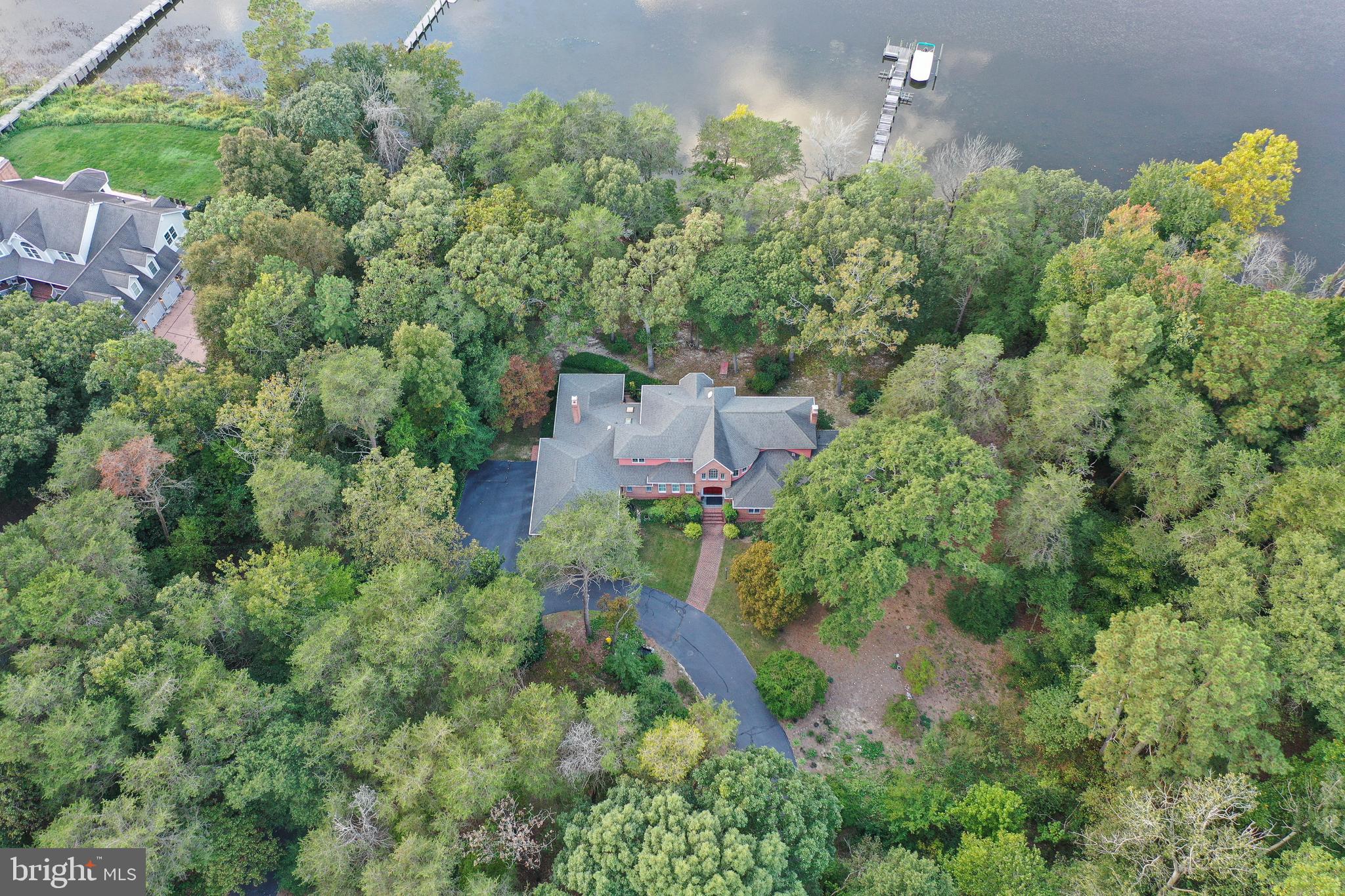 HOLLY SHORES - Residential