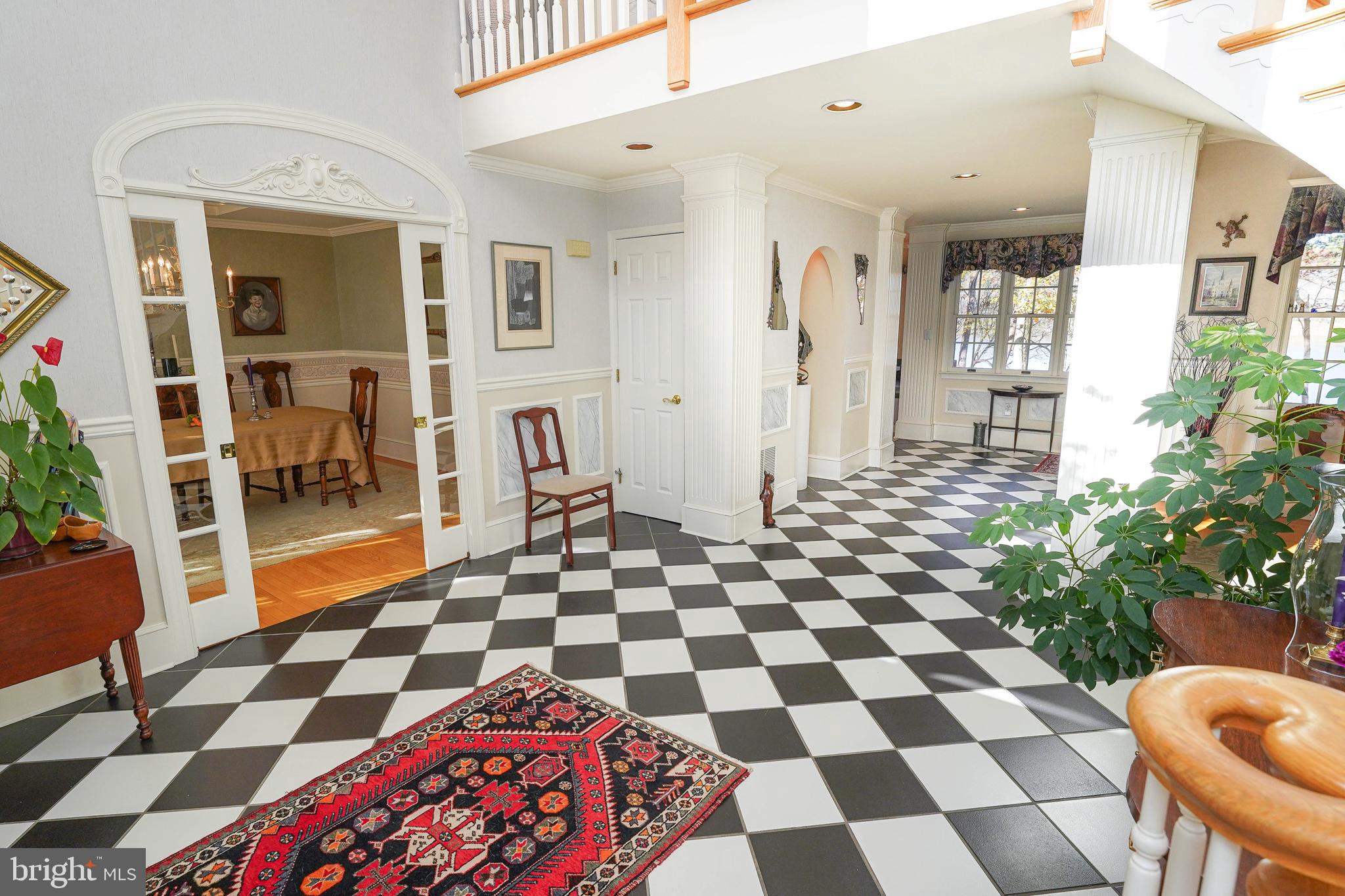 HOLLY SHORES - Residential