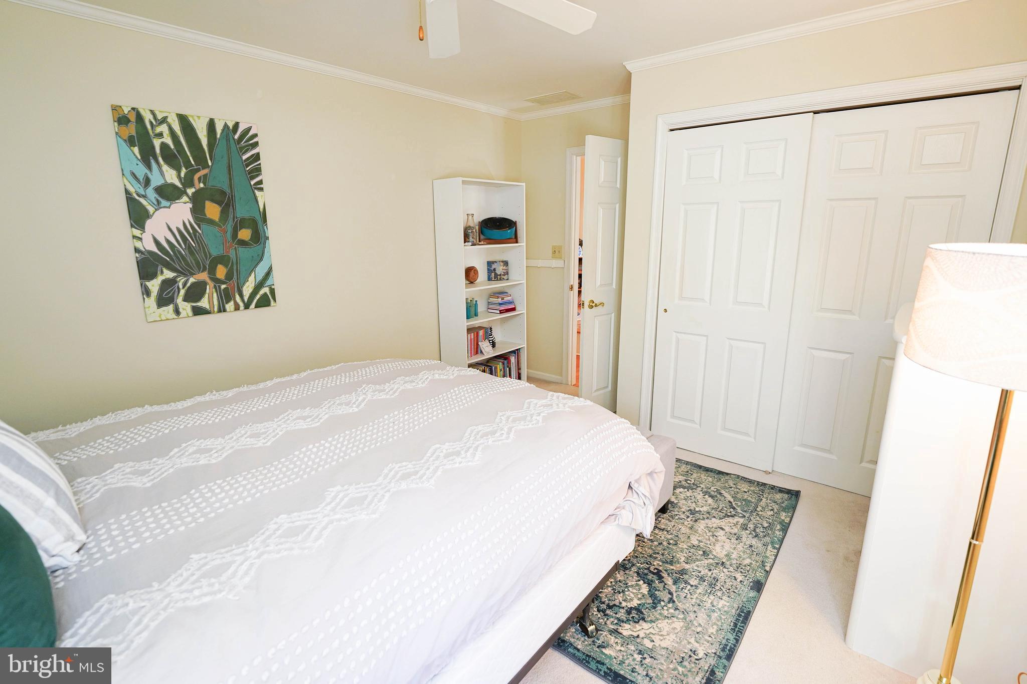 HOLLY SHORES - Residential