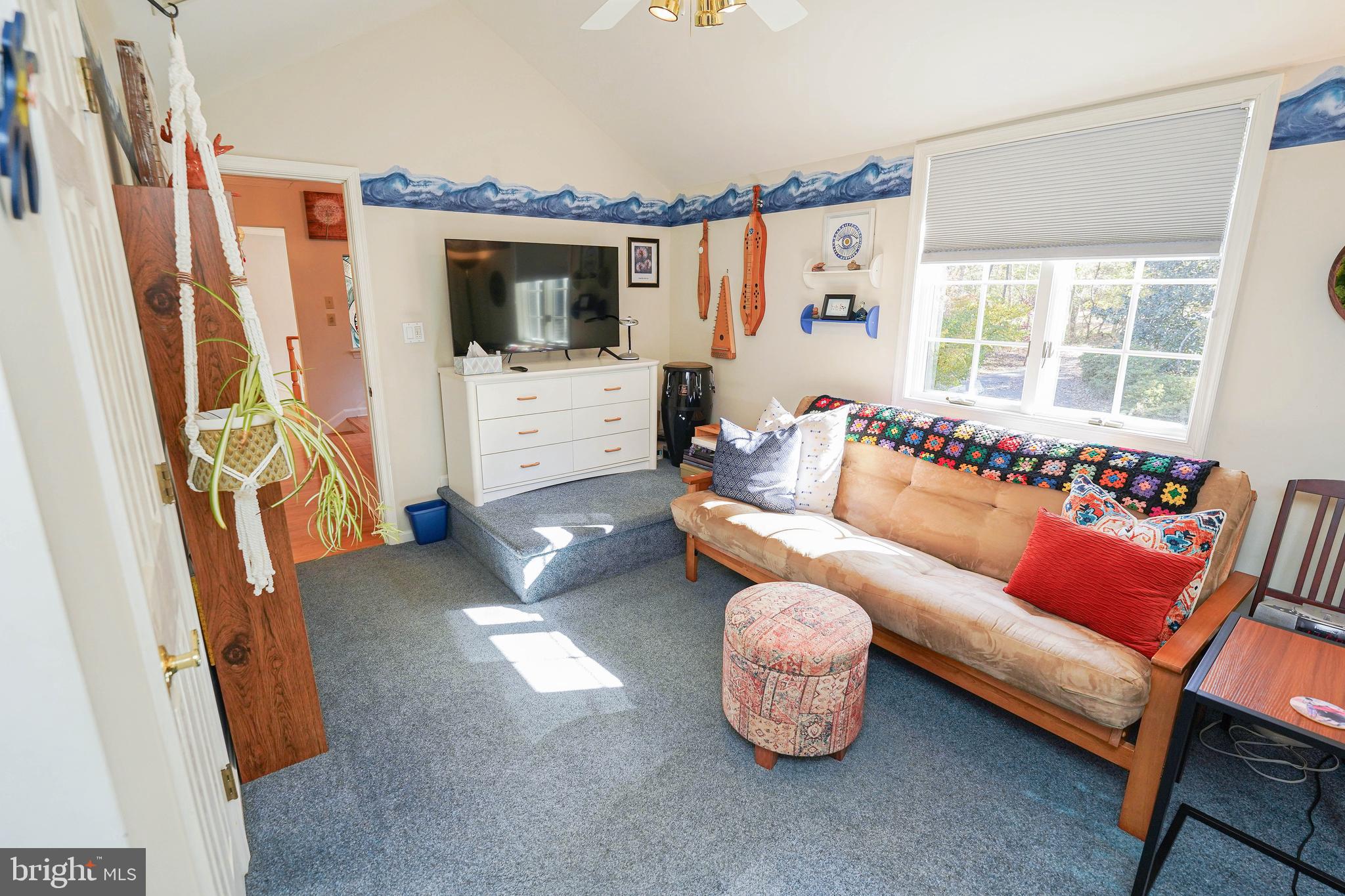 HOLLY SHORES - Residential