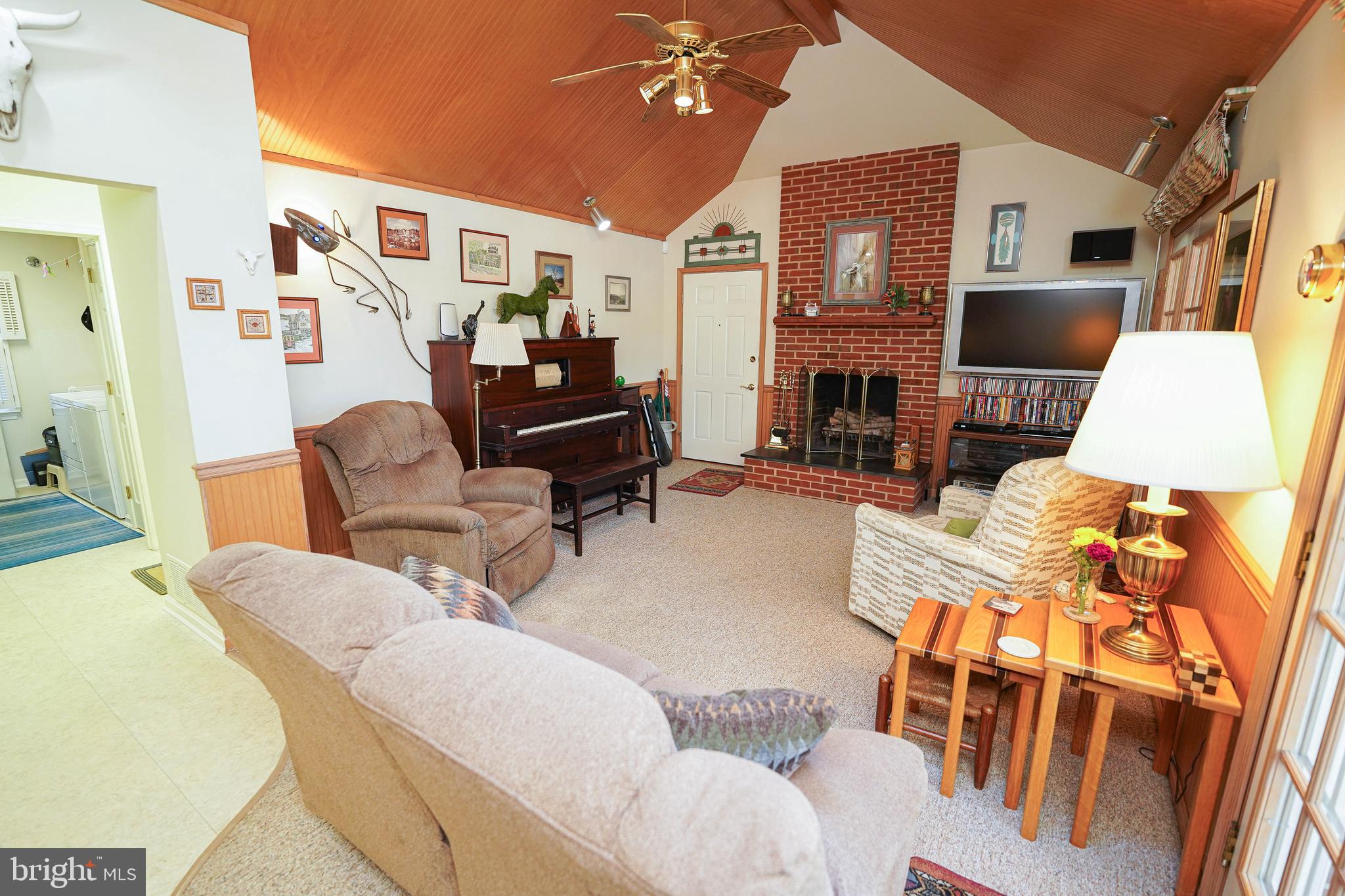 HOLLY SHORES - Residential