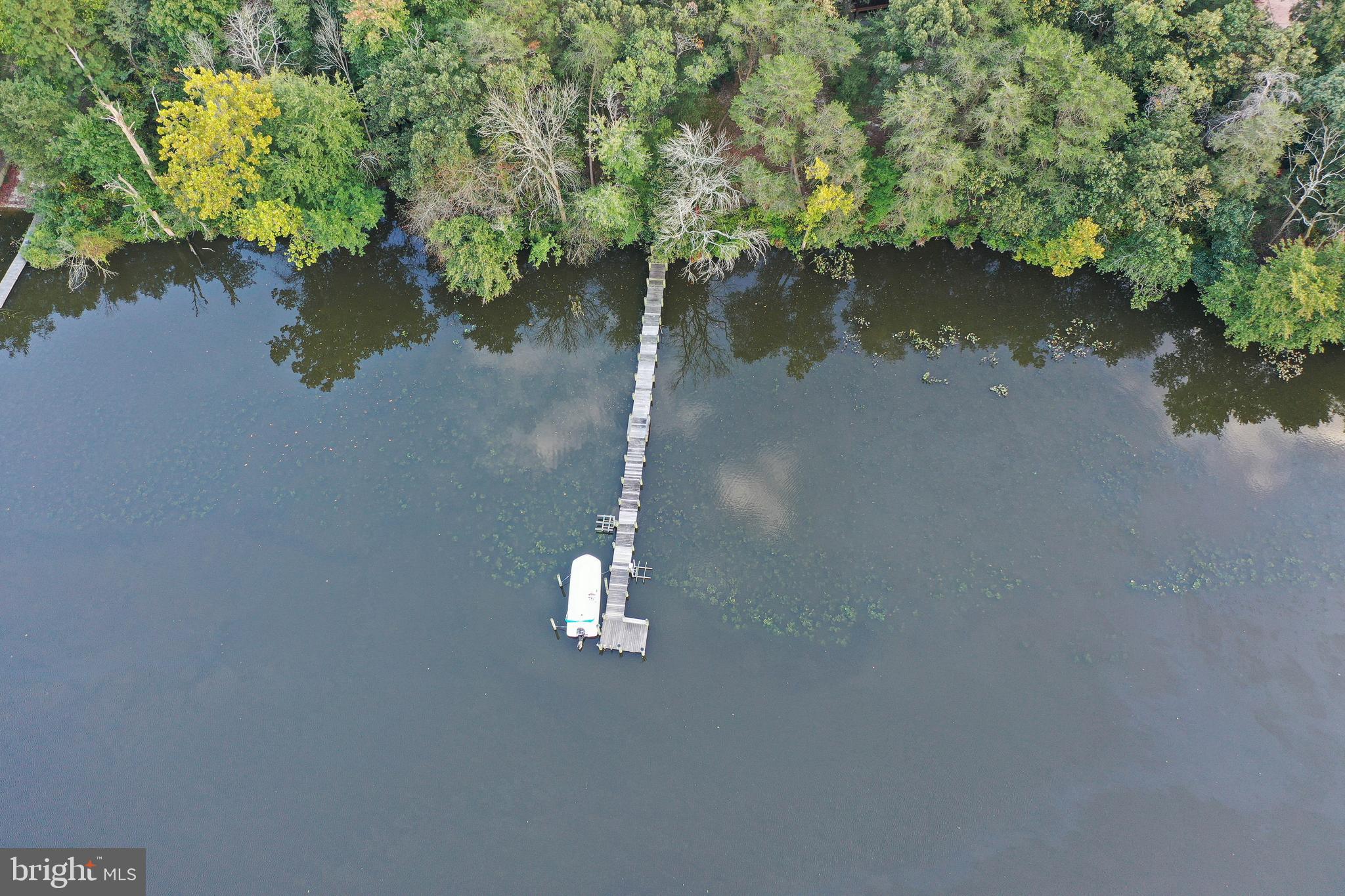 HOLLY SHORES - Residential