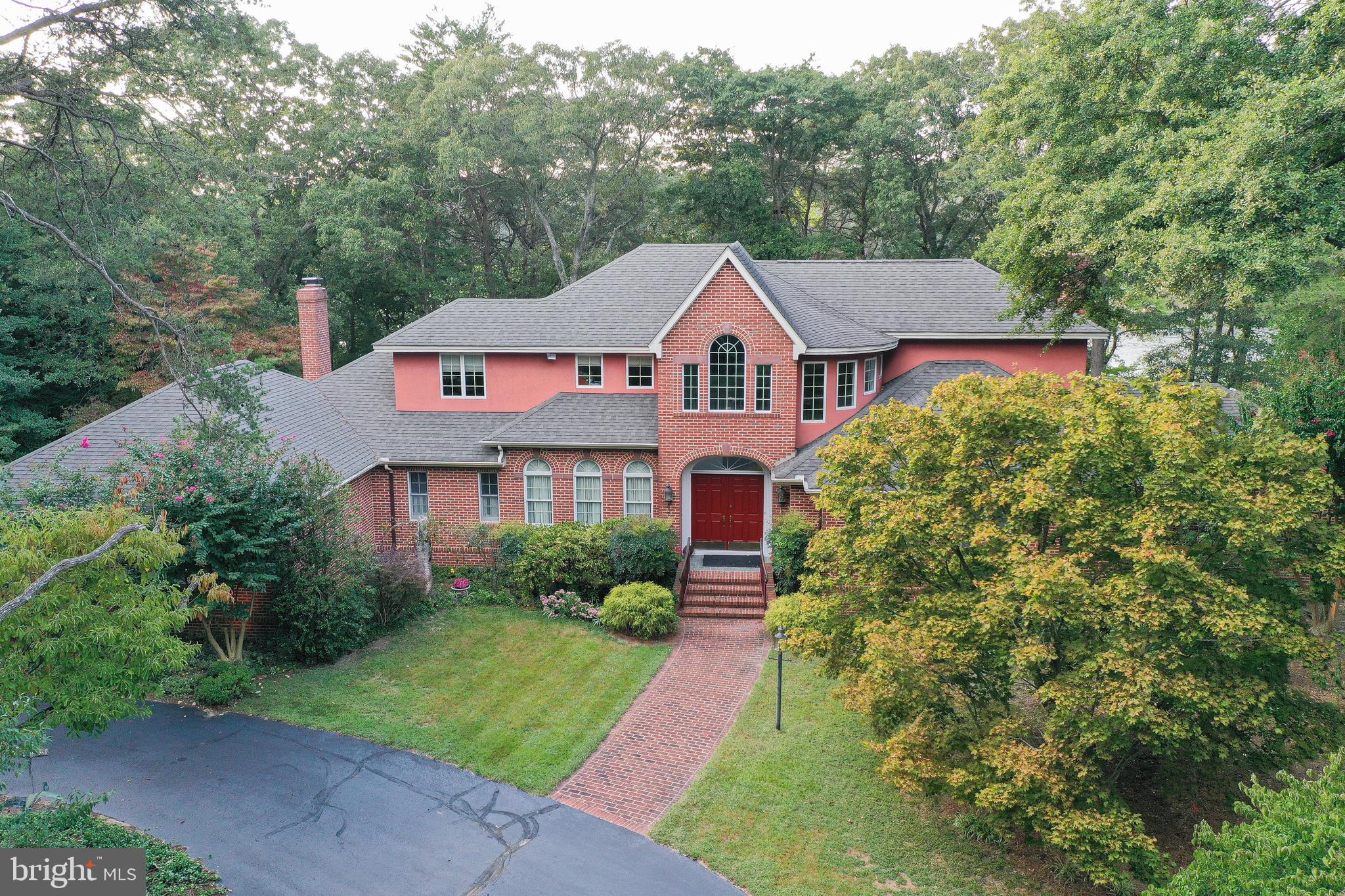 HOLLY SHORES - Residential