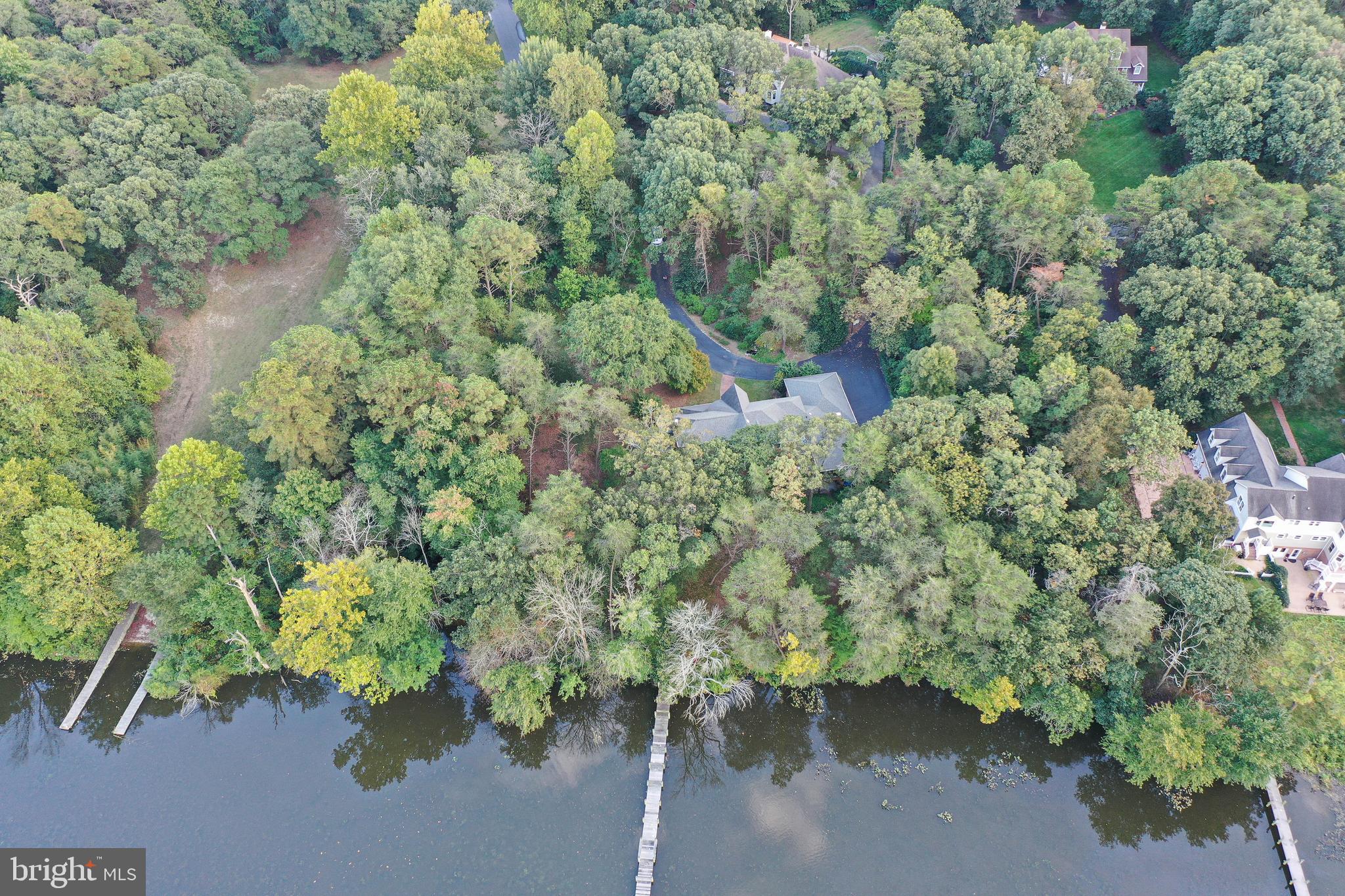 HOLLY SHORES - Residential