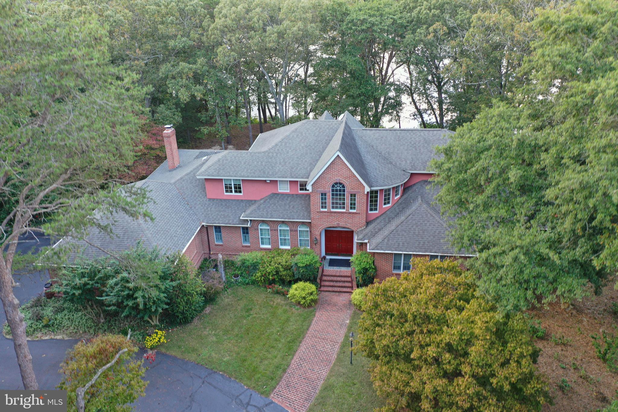 HOLLY SHORES - Residential