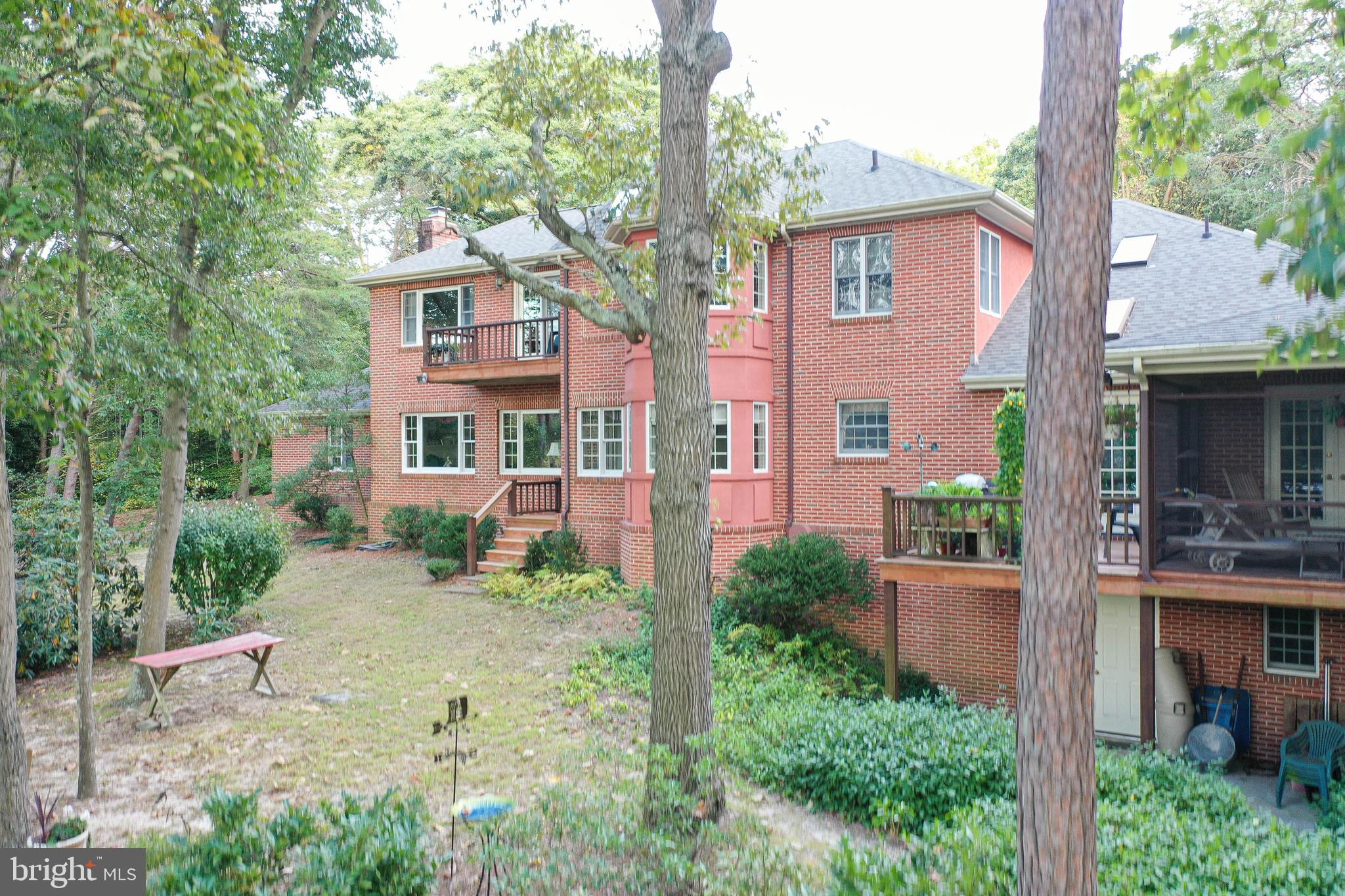 HOLLY SHORES - Residential