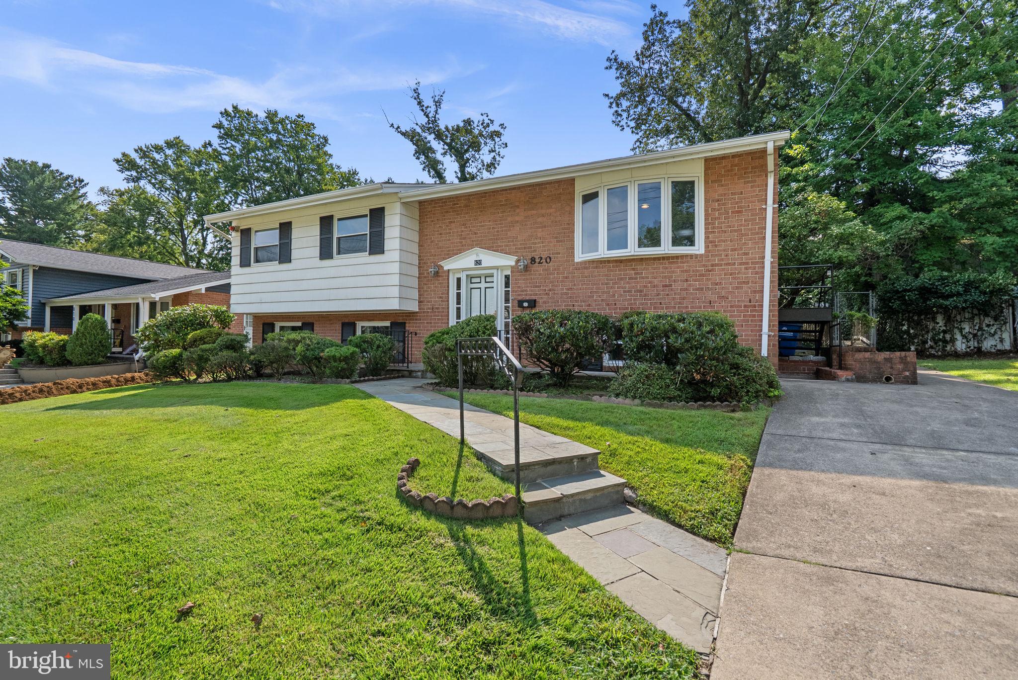 820 LAMBERTON DRIVE