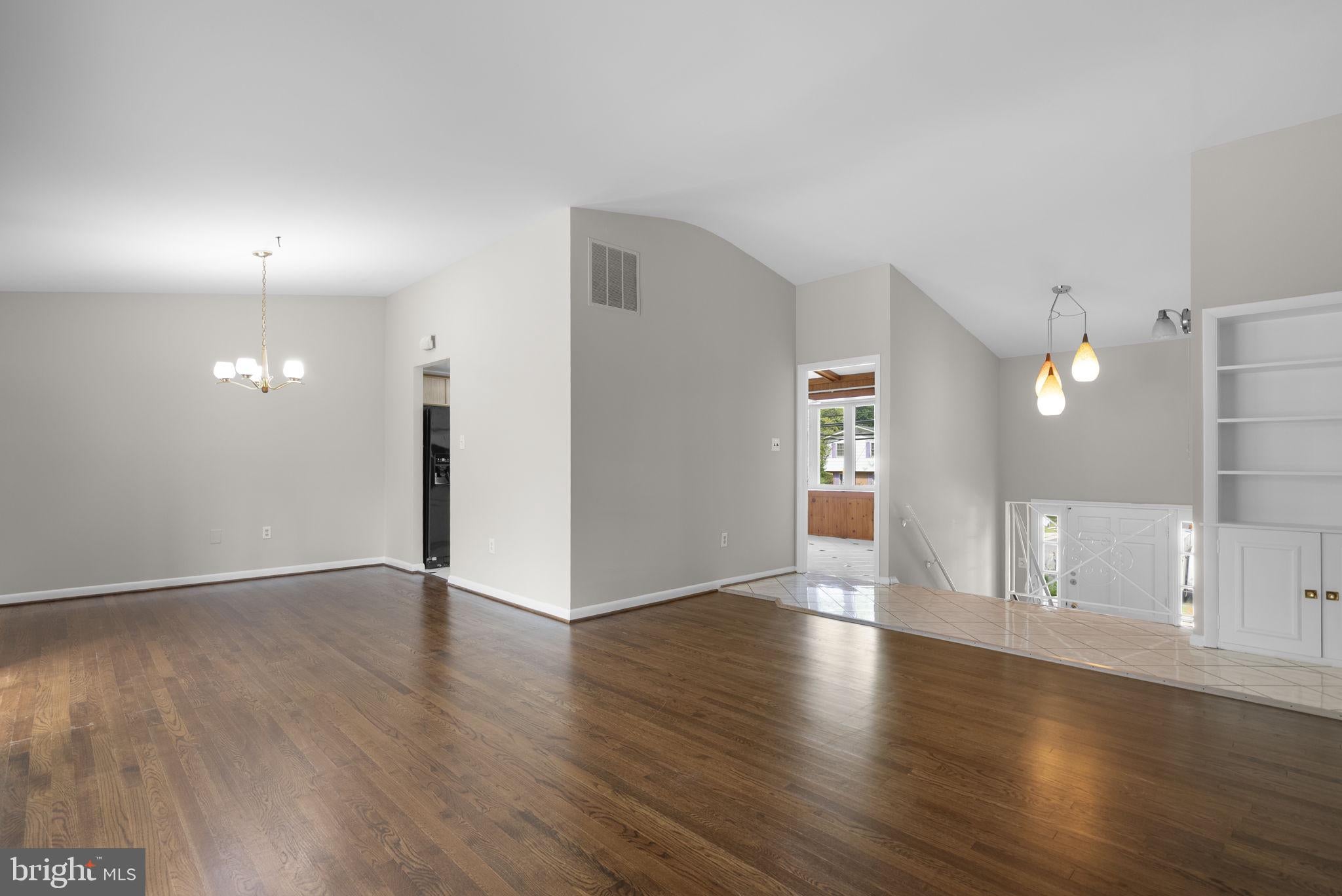 820 LAMBERTON DRIVE