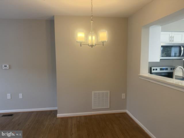3907 EMBLEM CORNER