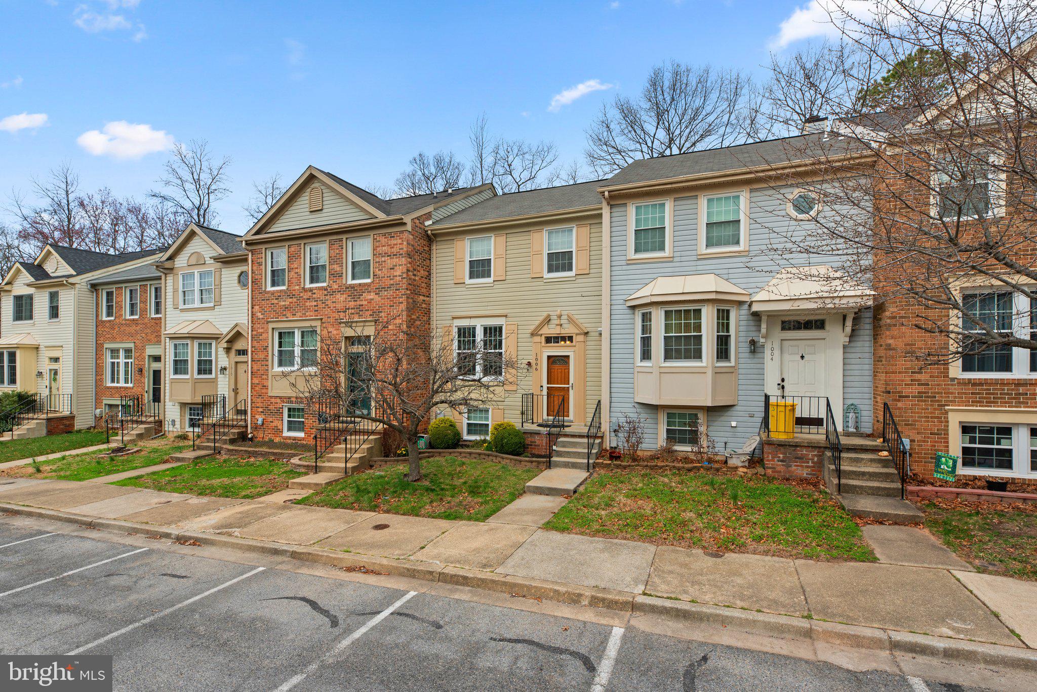 1006 CHESTNUT HAVEN COURT