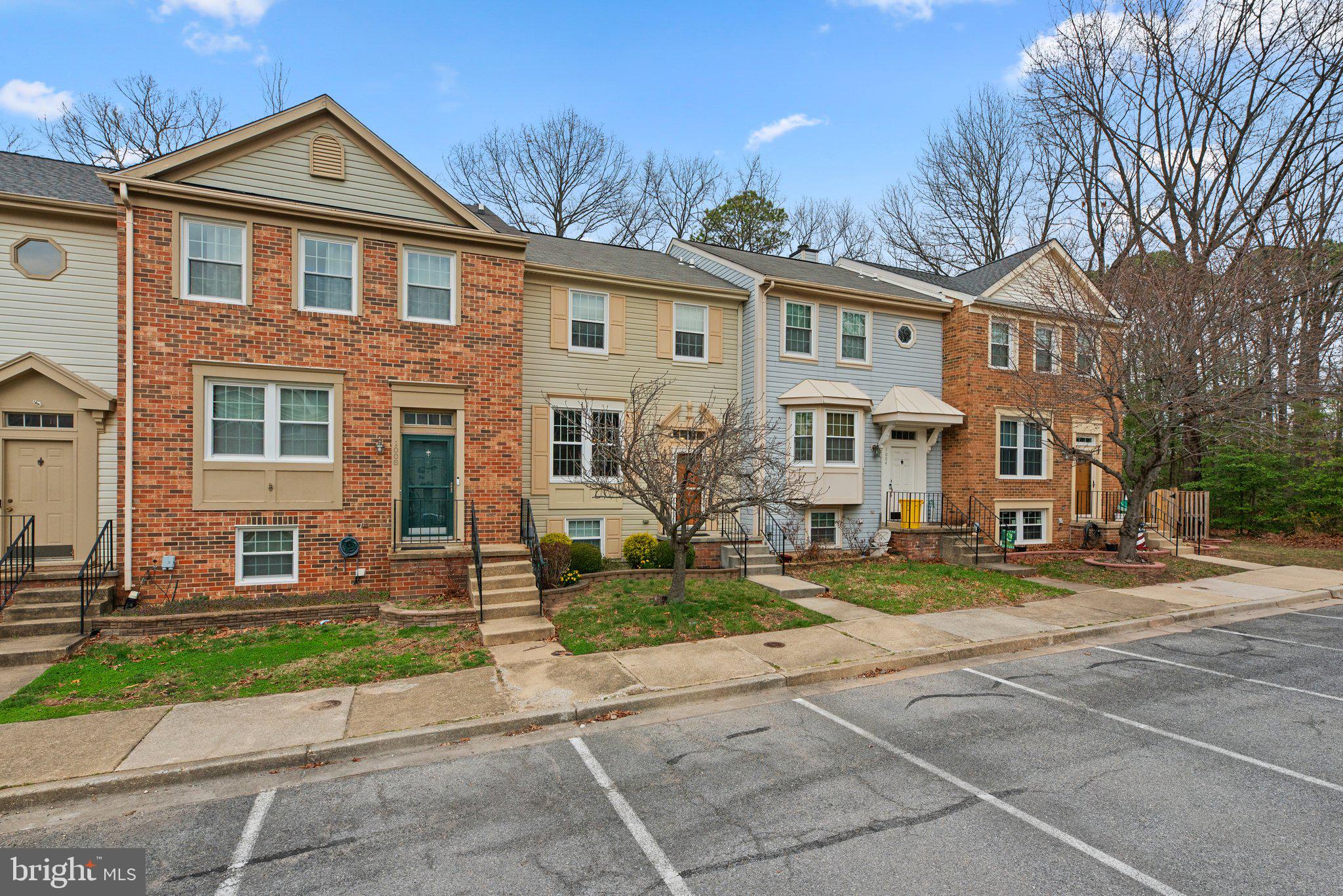 1006 CHESTNUT HAVEN COURT