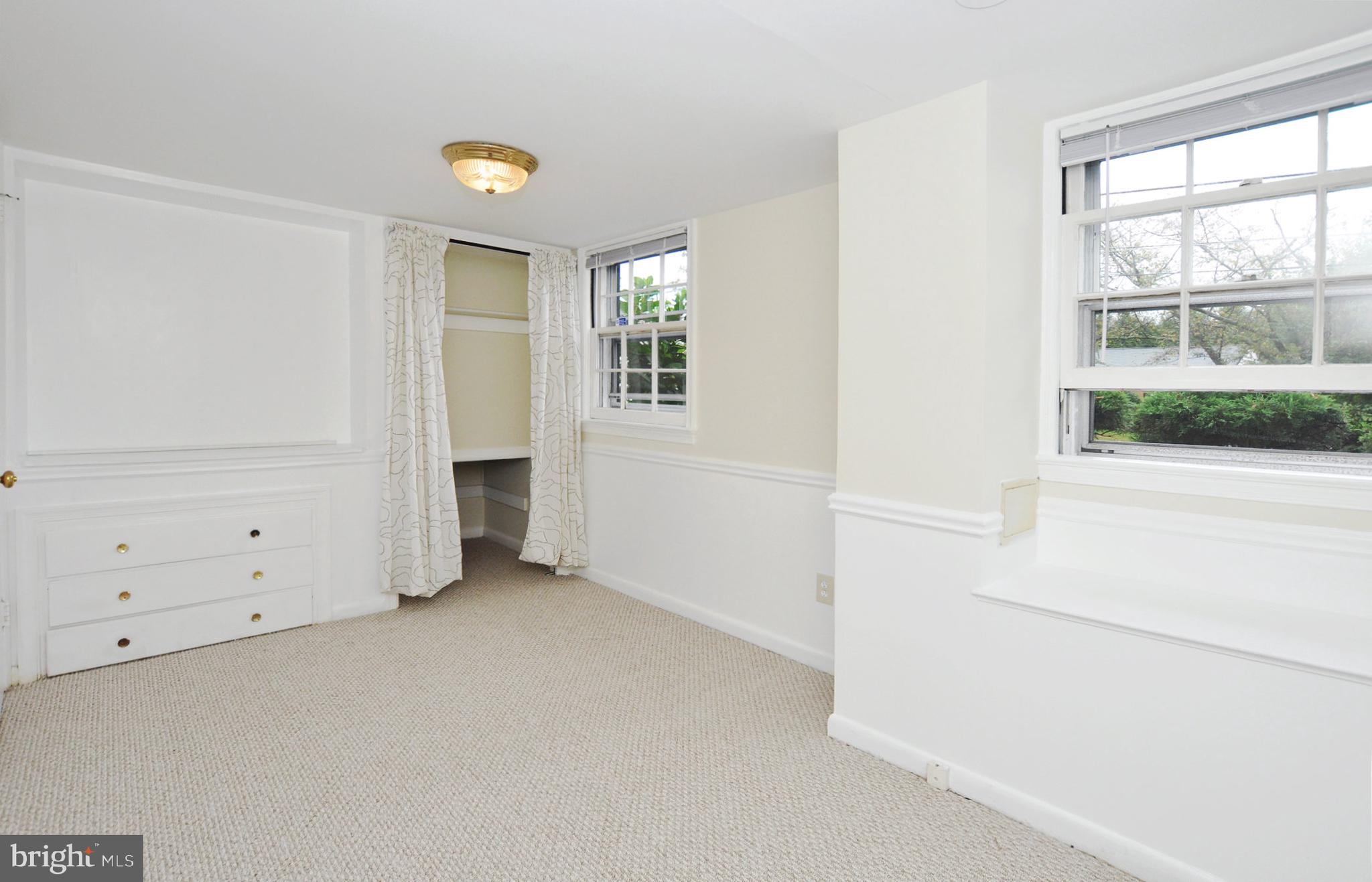 OAKWOOD KNOLLS - Residential