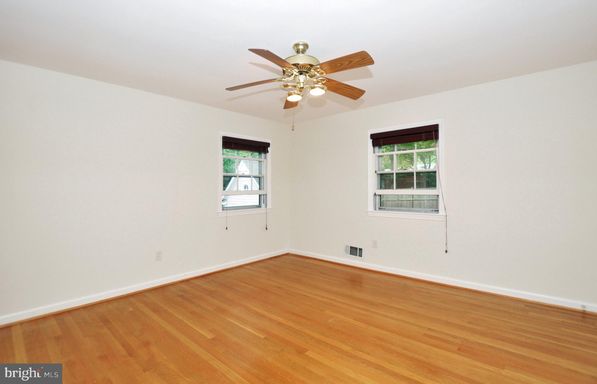 OAKWOOD KNOLLS - Residential