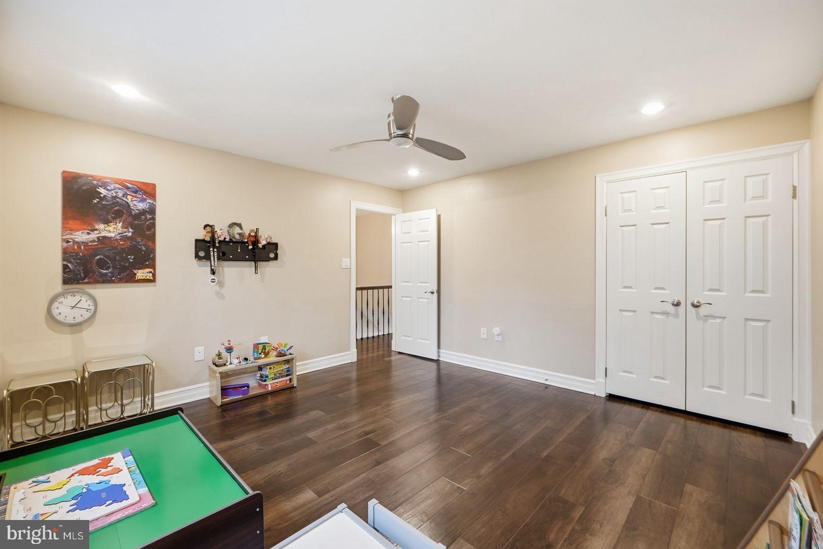 BURKE CENTRE - Residential