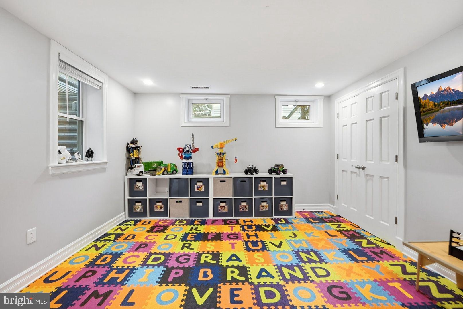 BURKE CENTRE - Residential