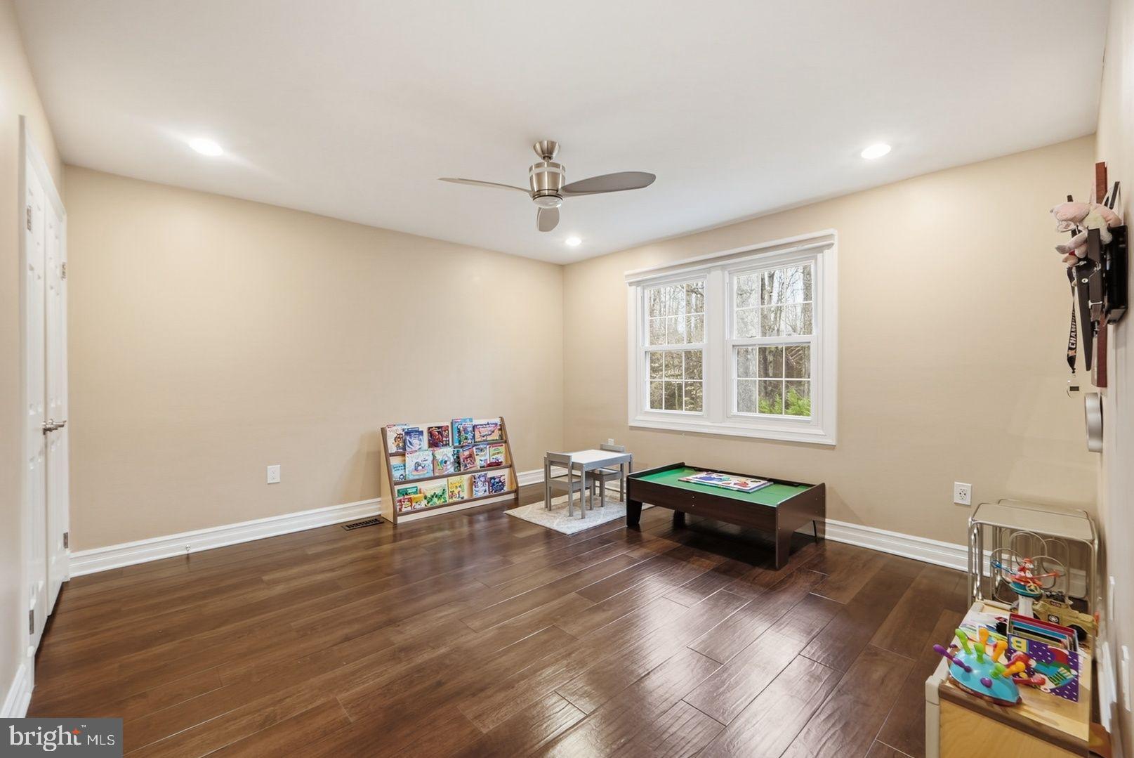 BURKE CENTRE - Residential