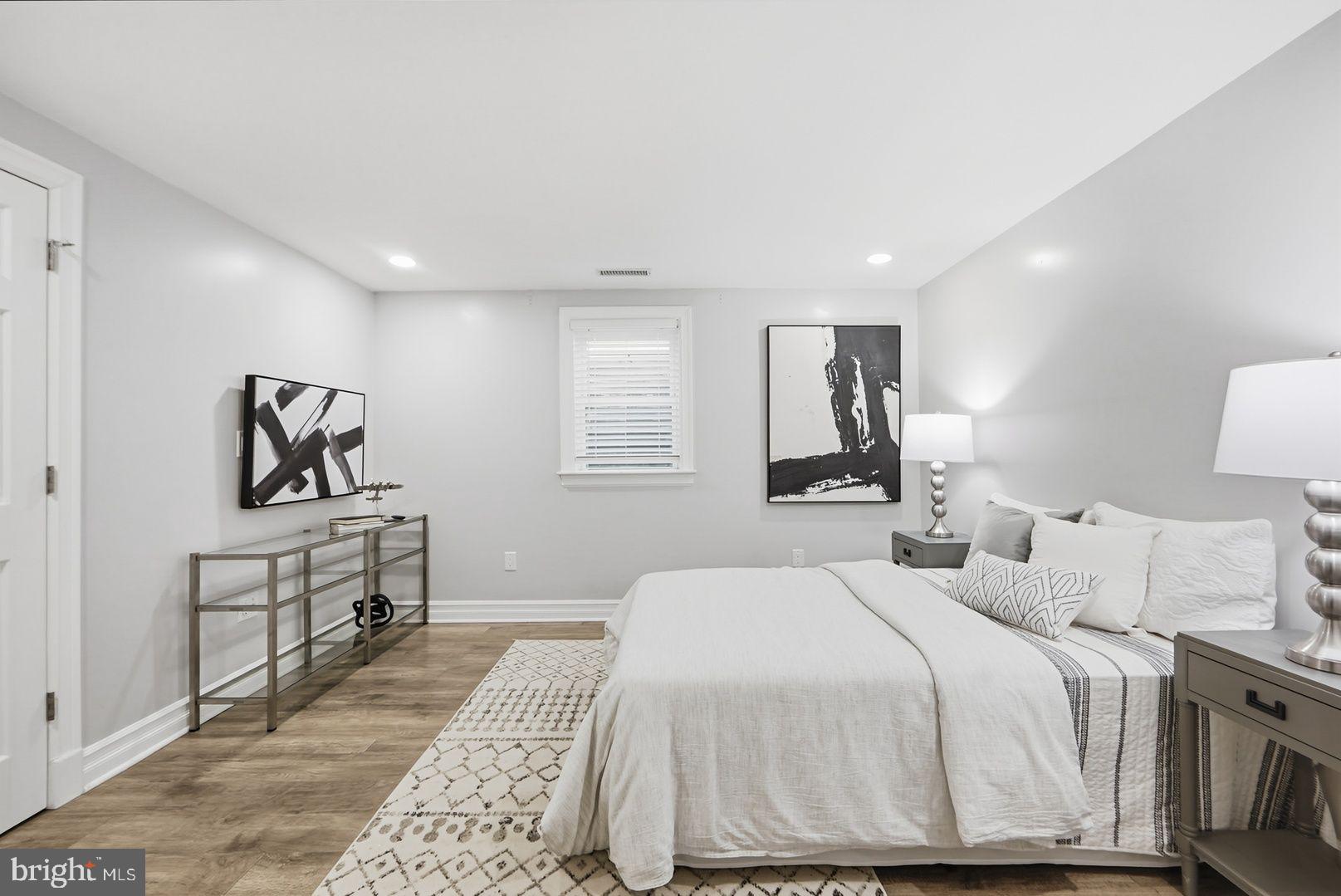 BURKE CENTRE - Residential