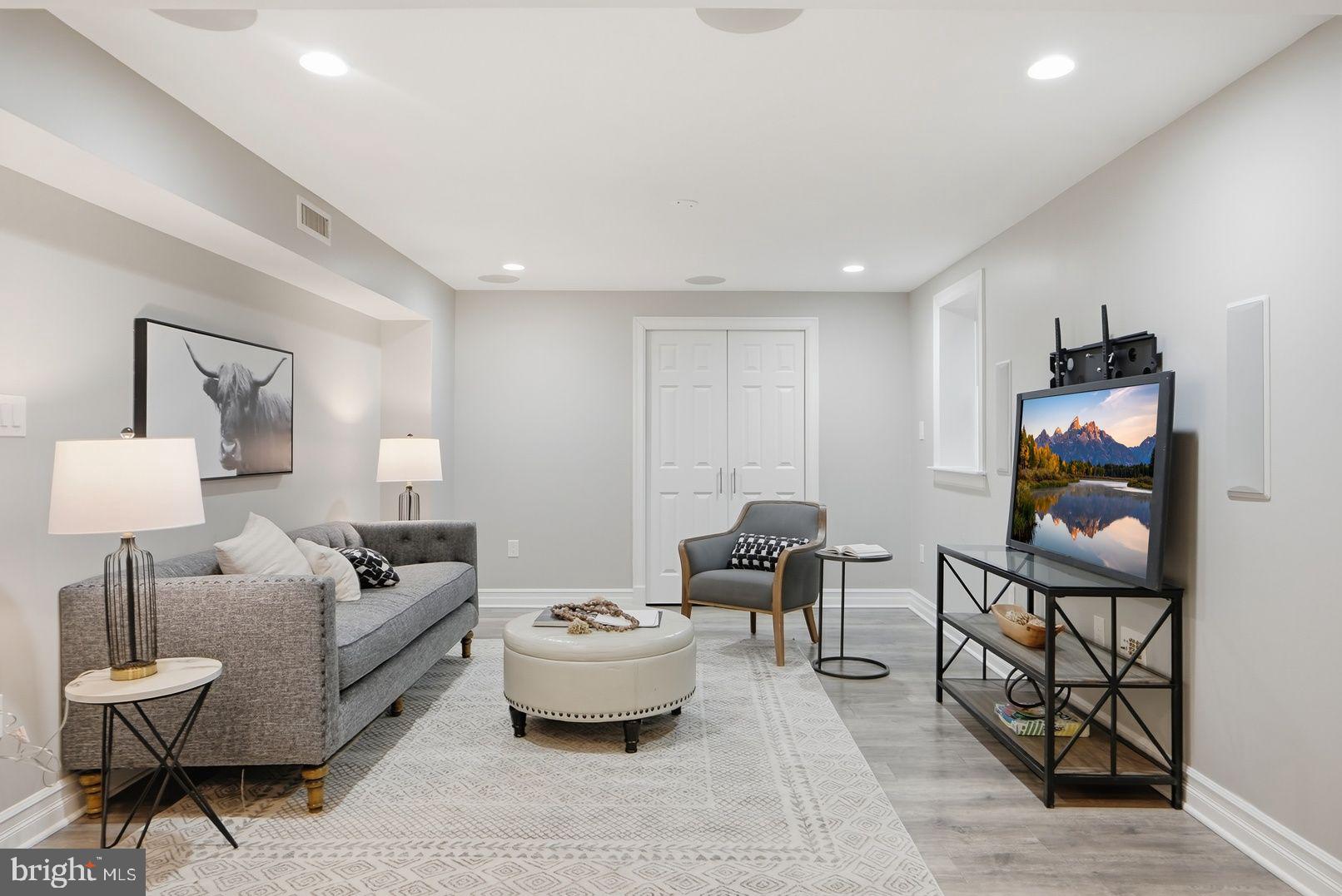 BURKE CENTRE - Residential