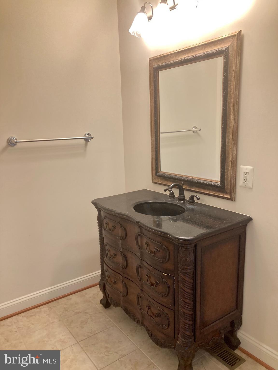 CENTENNIAL COMMONS - Residential Lease