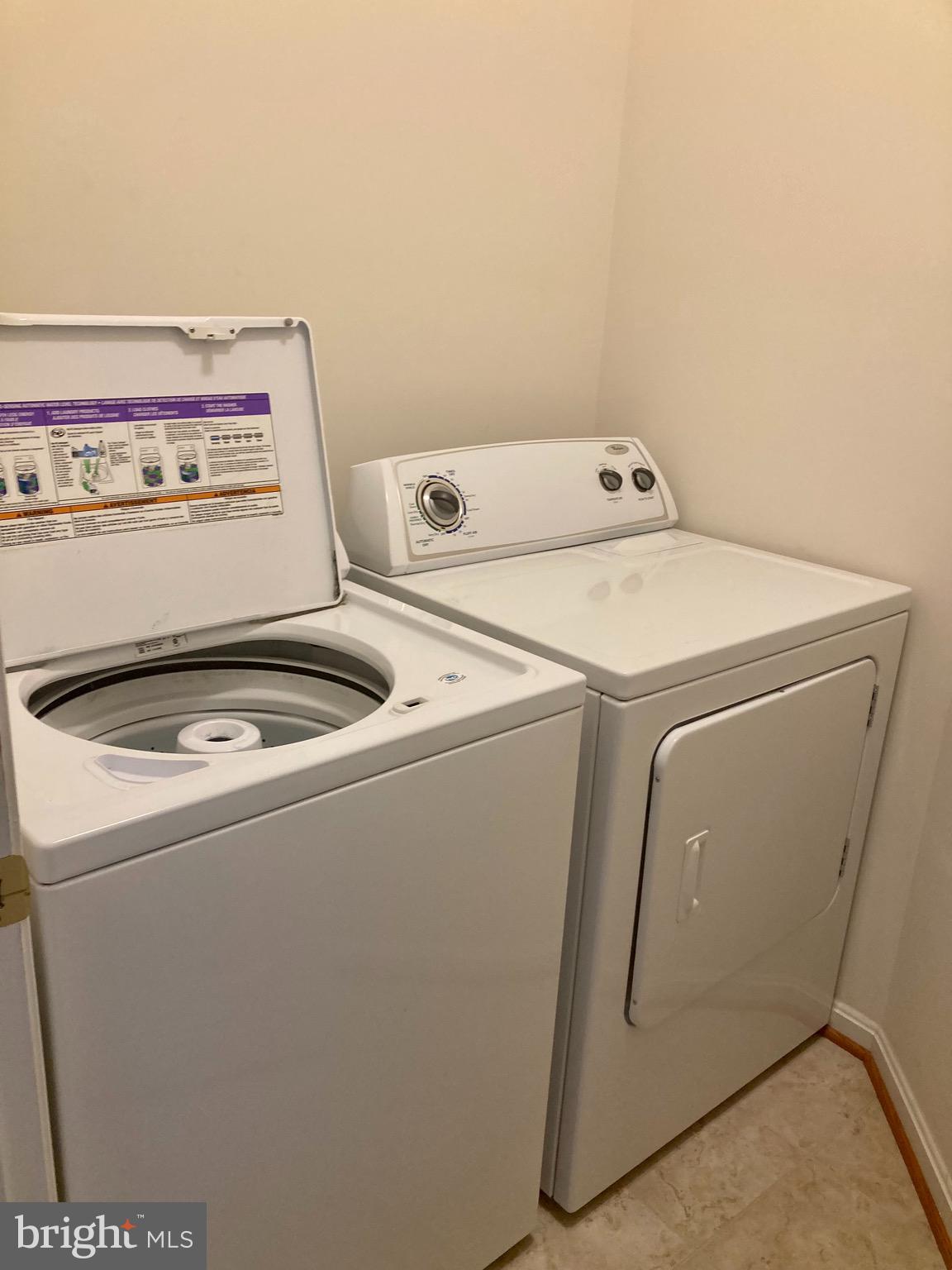 CENTENNIAL COMMONS - Residential Lease