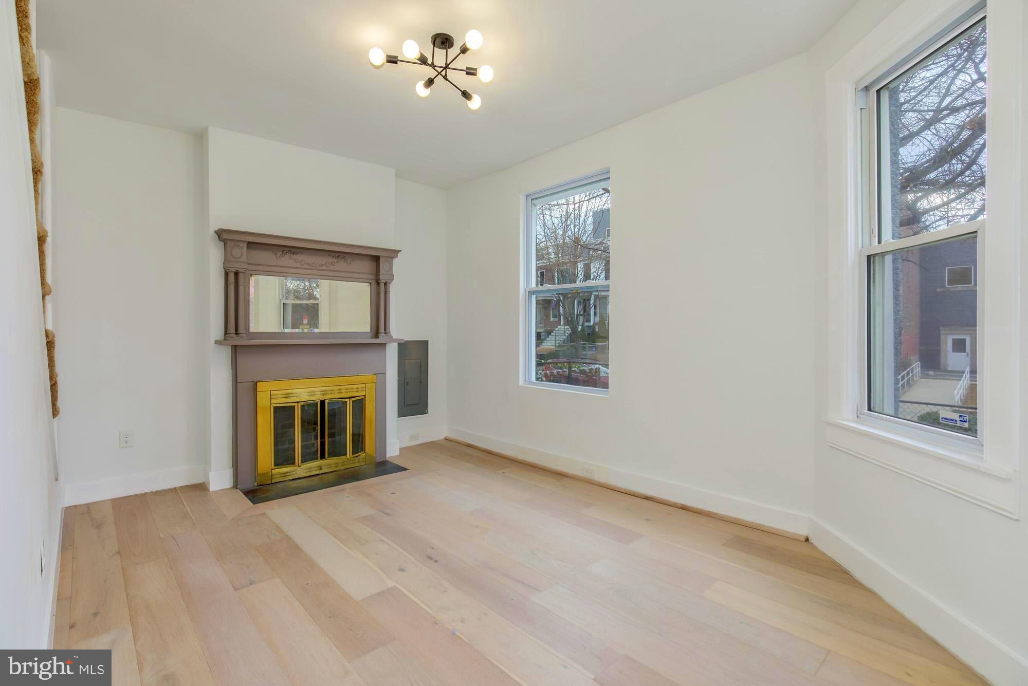 745 KENYON STREET NW