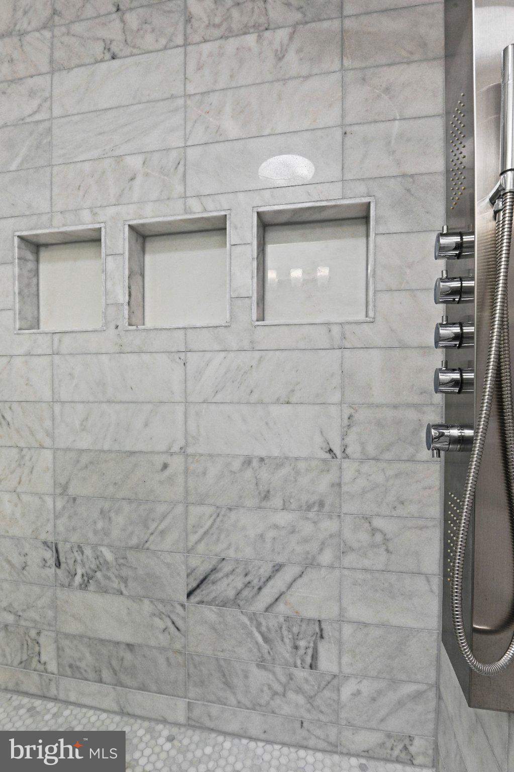 WOLF TRAP WOODS - Residential