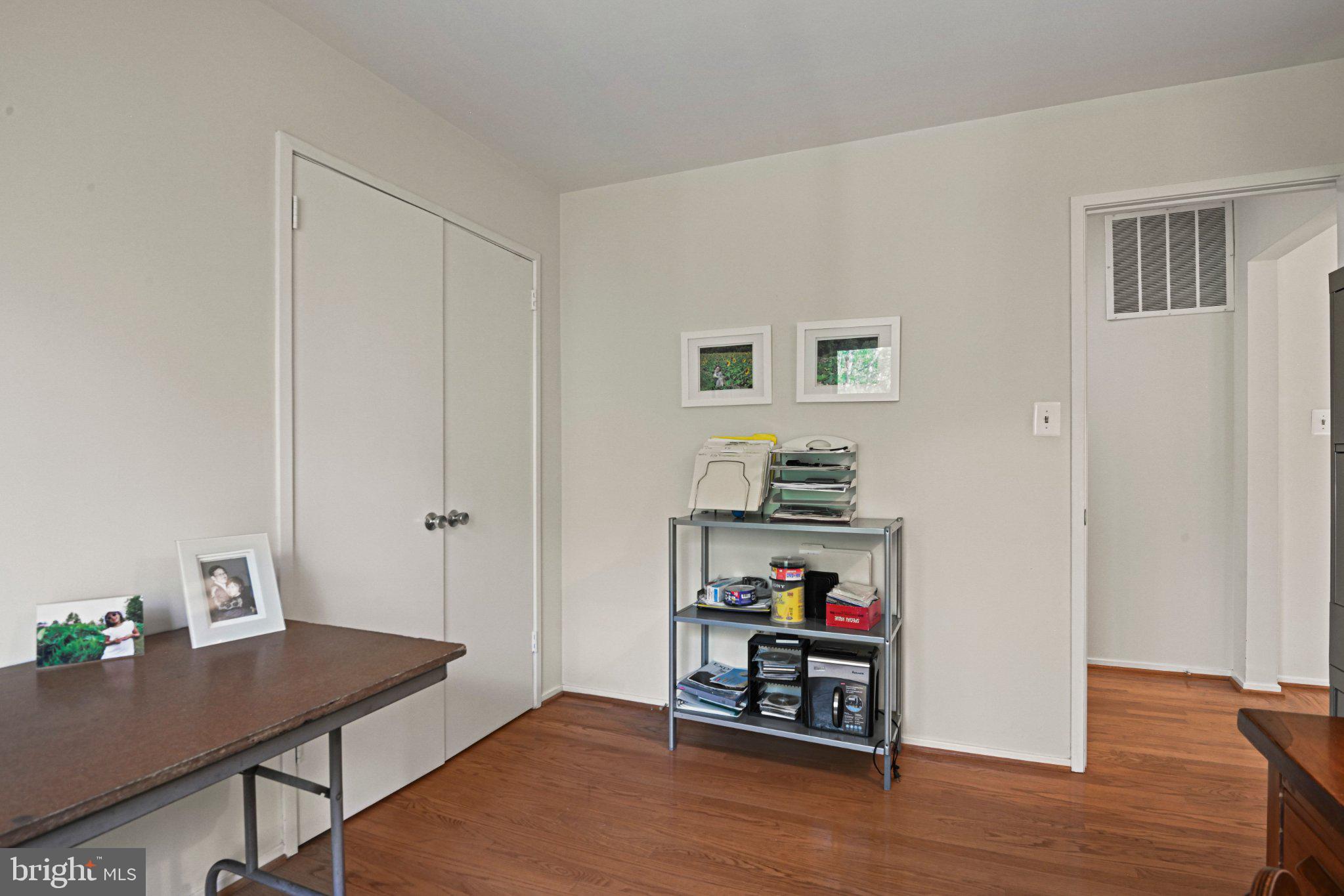 WOLF TRAP WOODS - Residential