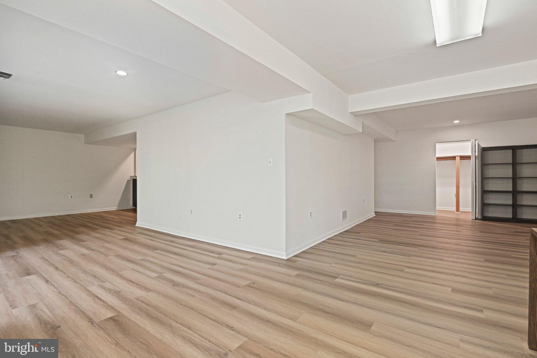 WOLF TRAP WOODS - Residential