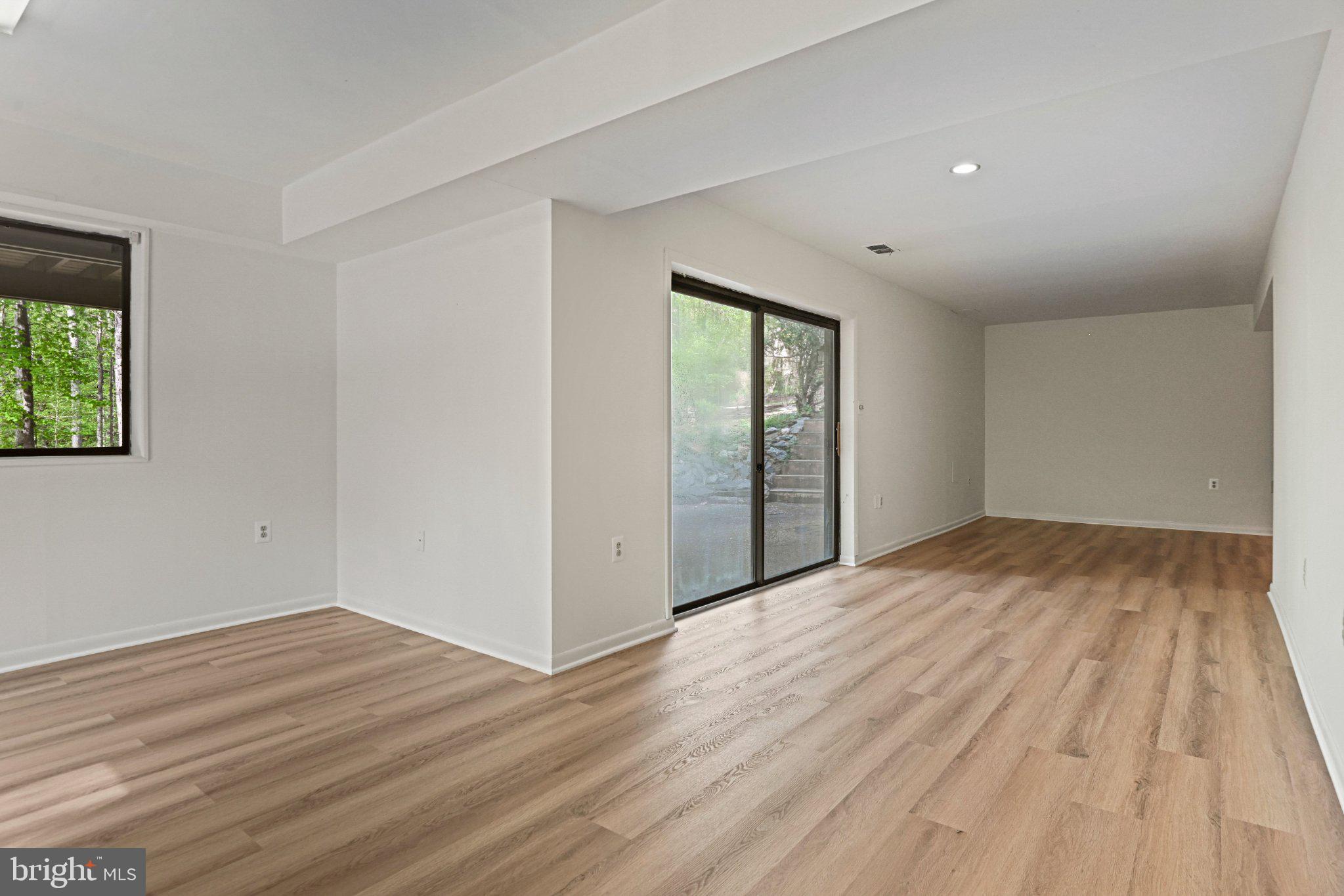 WOLF TRAP WOODS - Residential