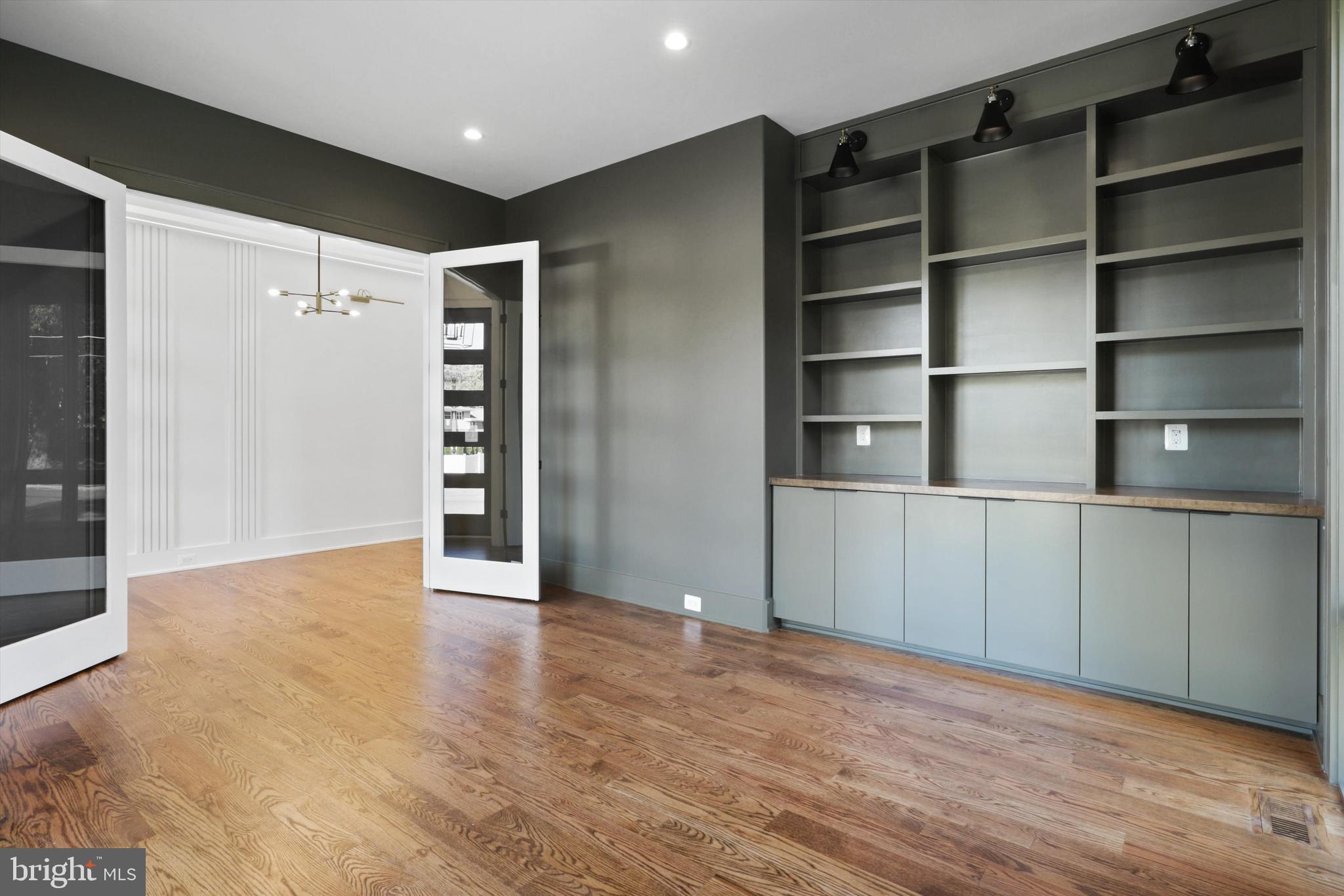 WESTWOOD MANOR - Residential