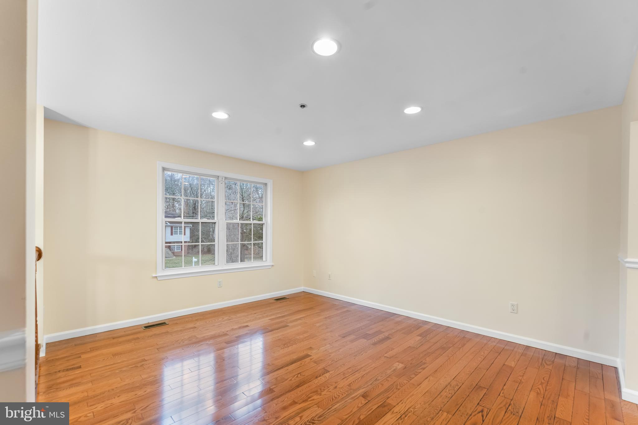 LIVINGSTON GROVE - Residential