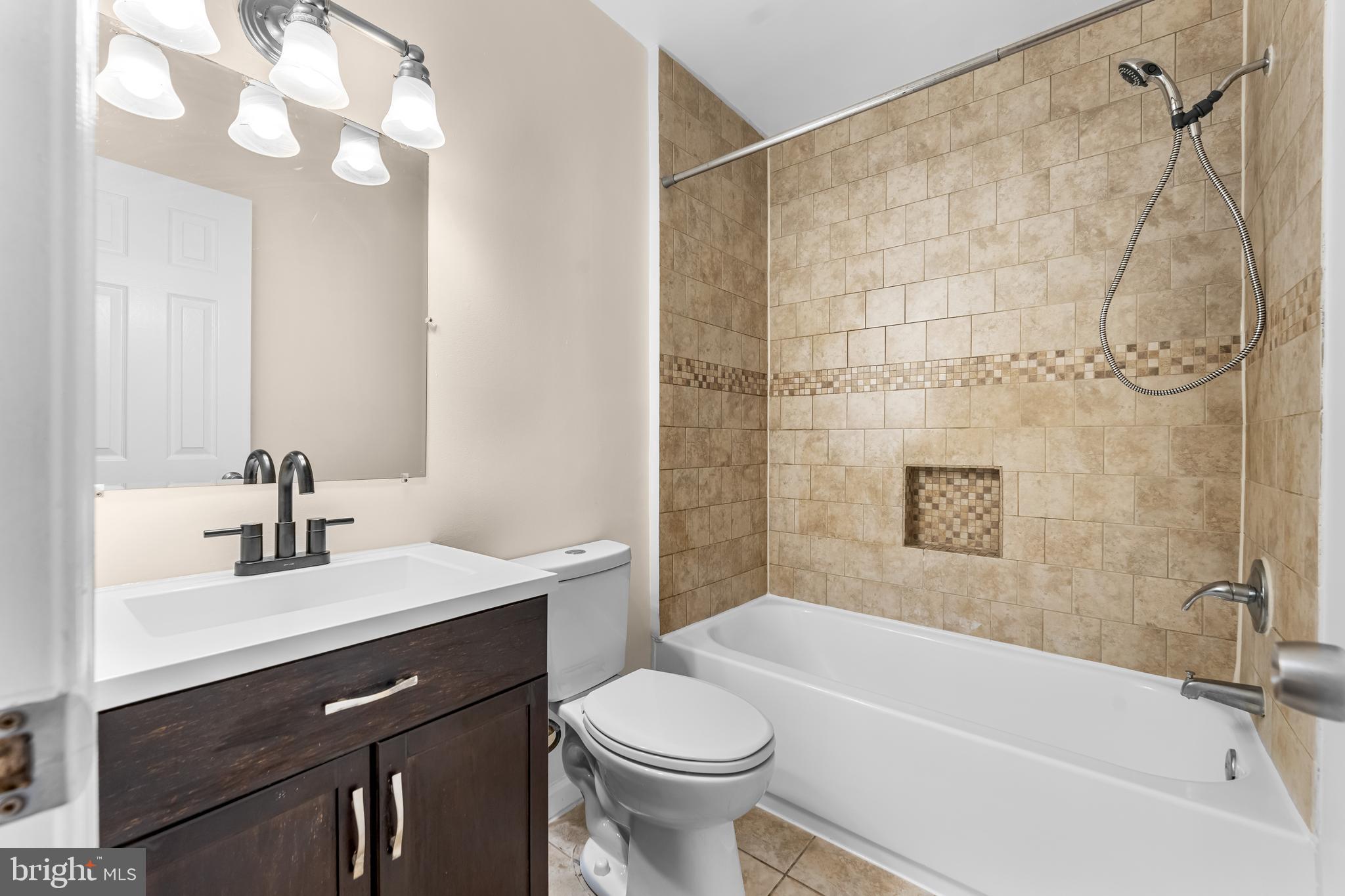 LIVINGSTON GROVE - Residential