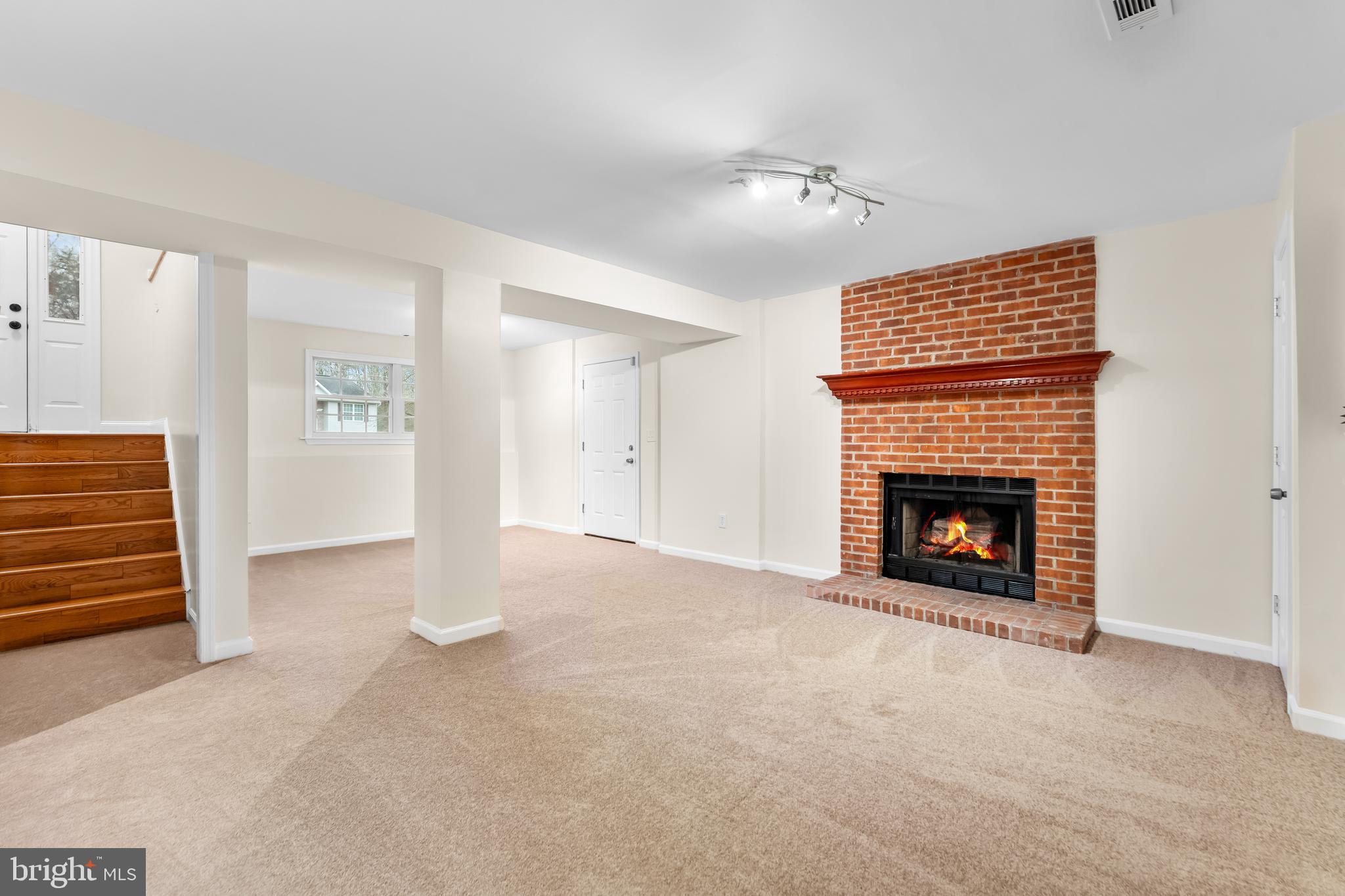 LIVINGSTON GROVE - Residential