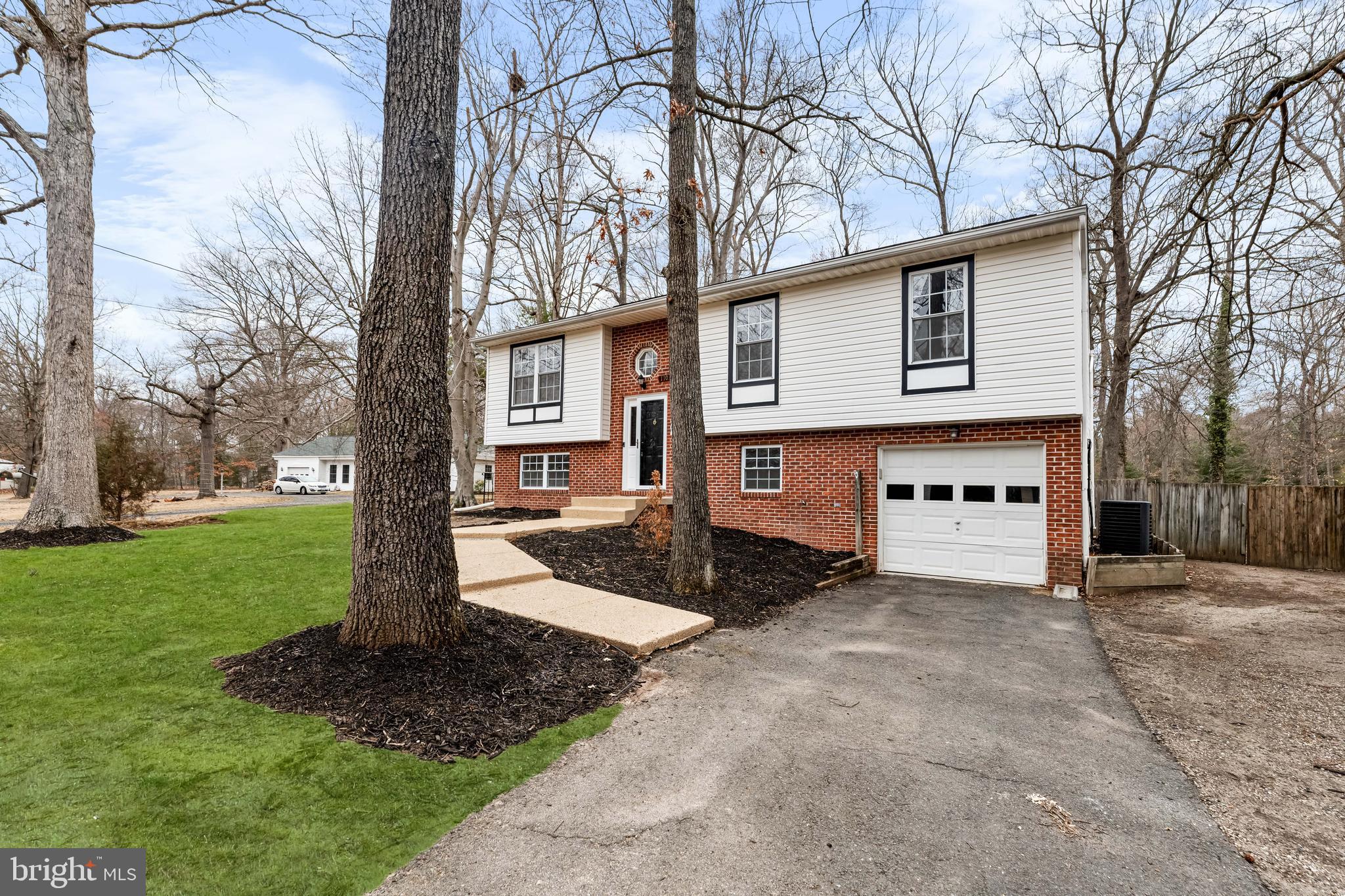 LIVINGSTON GROVE - Residential