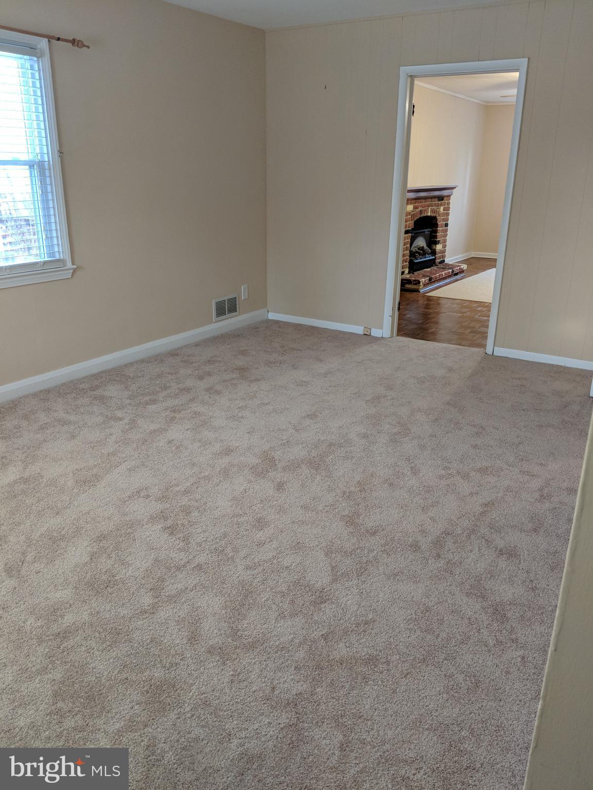 HILLENDALE FARMS - Residential Lease