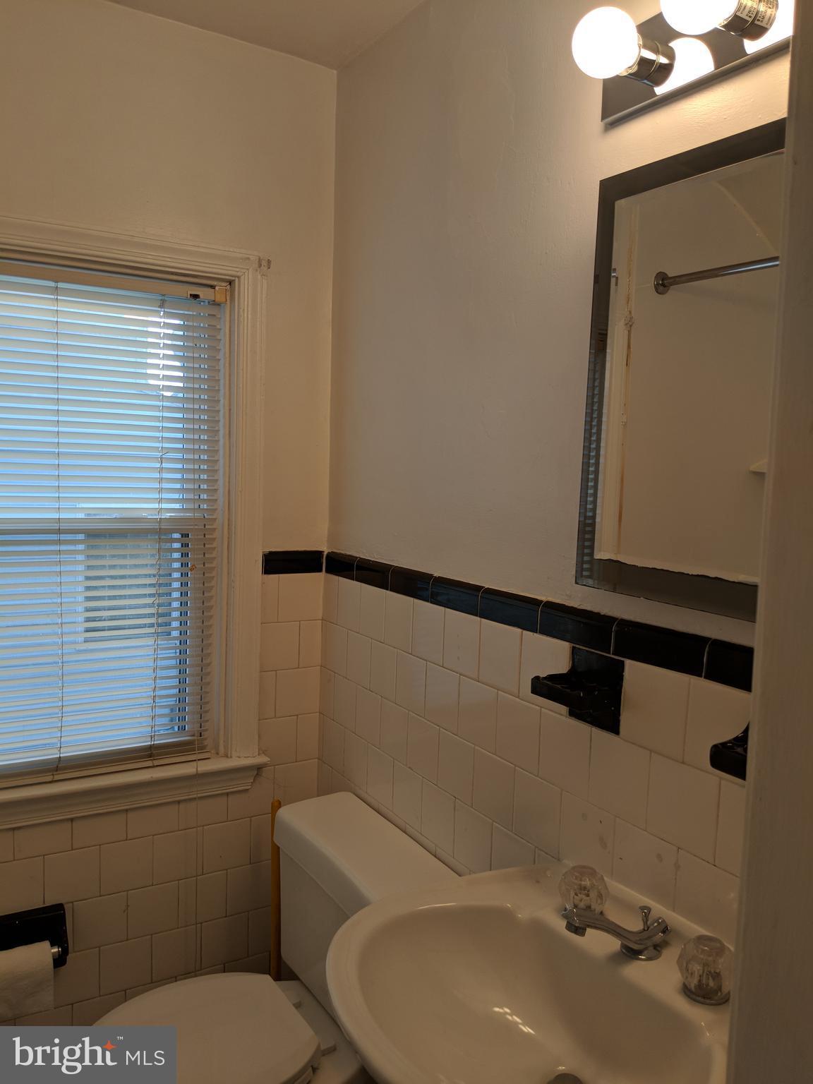 HILLENDALE FARMS - Residential Lease