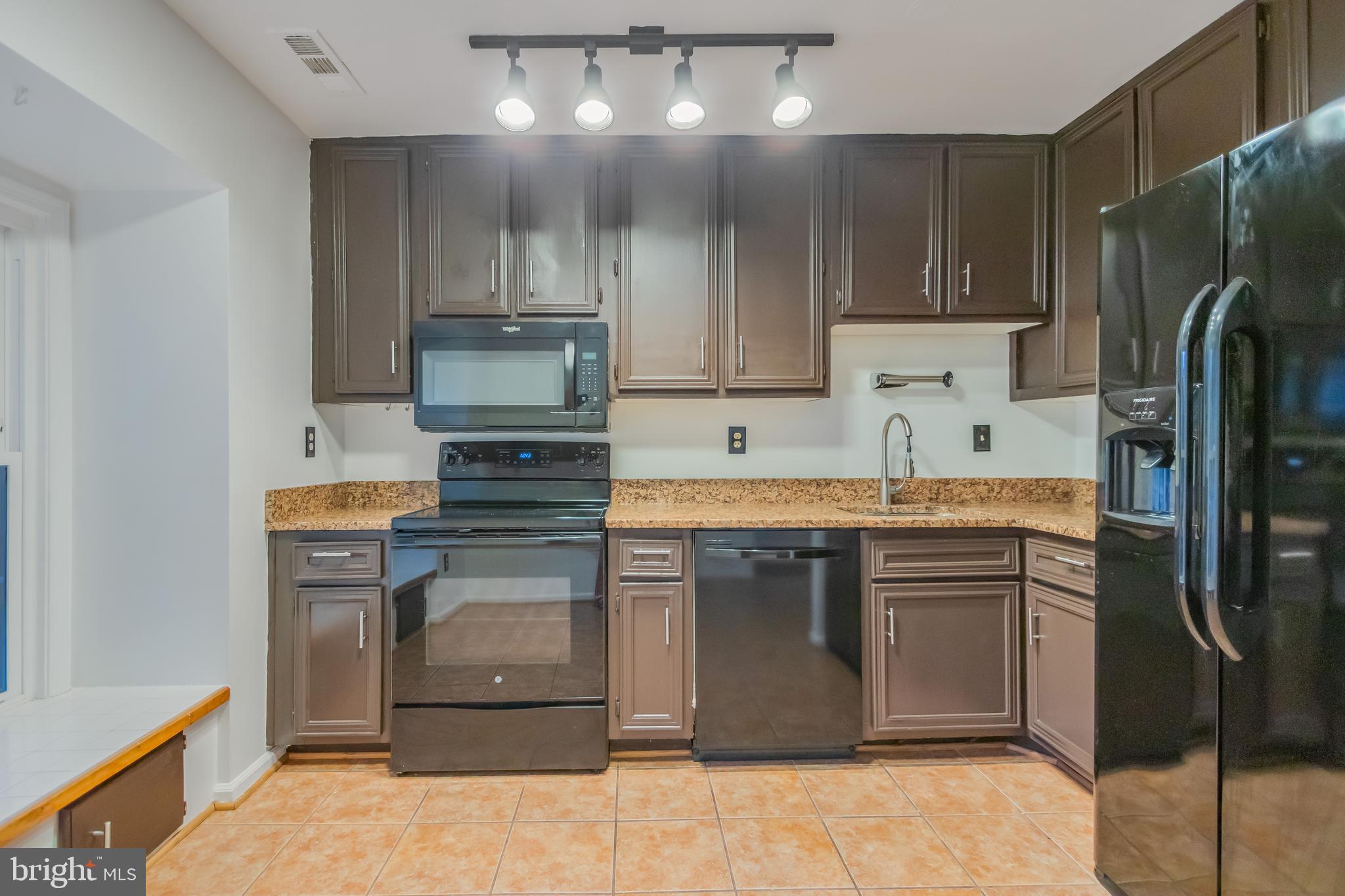 1470 ORLEANS COURT