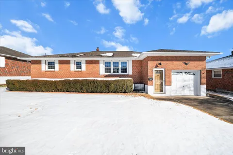 2423 W Parris Drive, Wilmington, DE MLS: DENC2096128