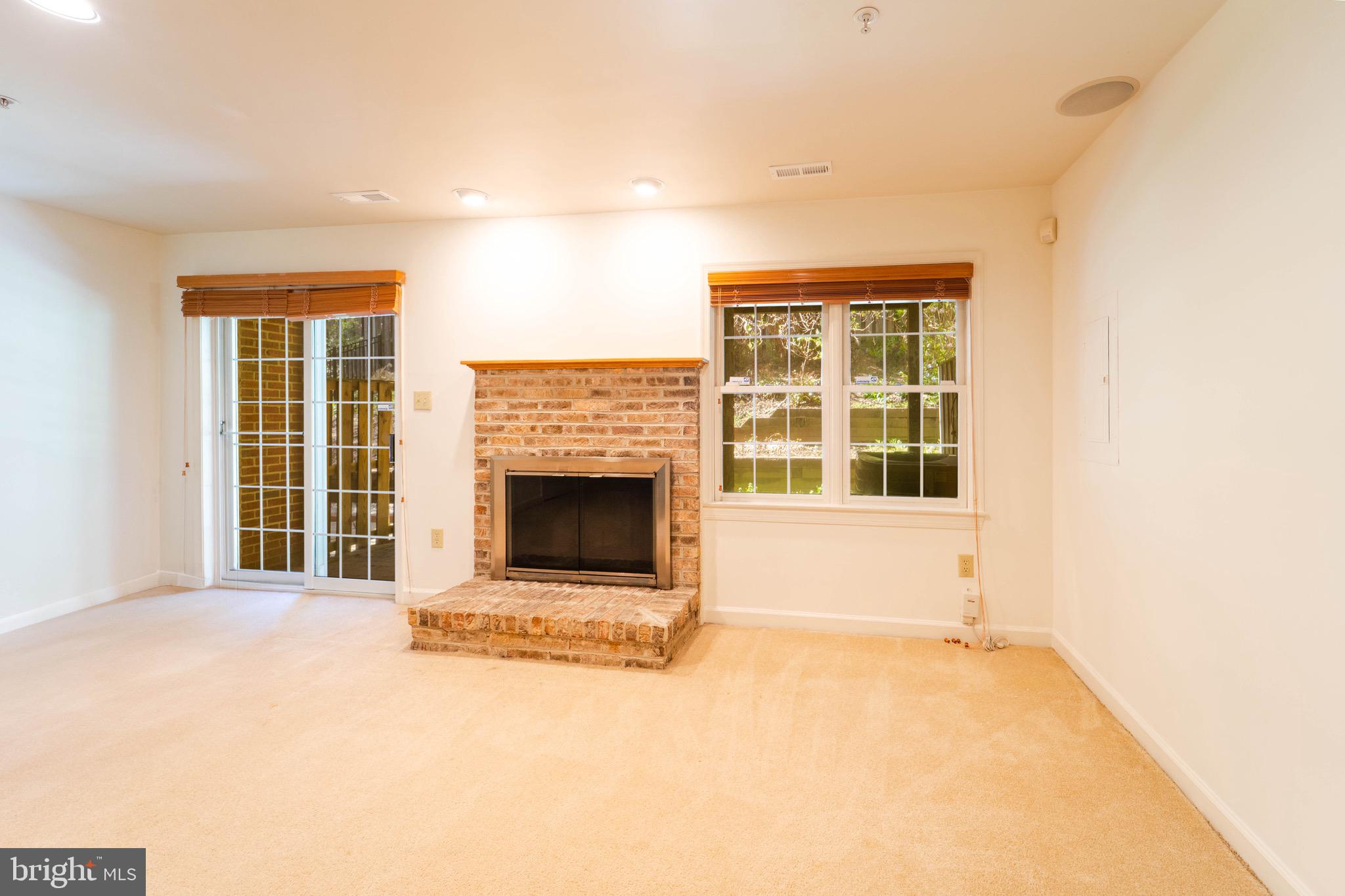 ASHLAWN RIDGE - Residential