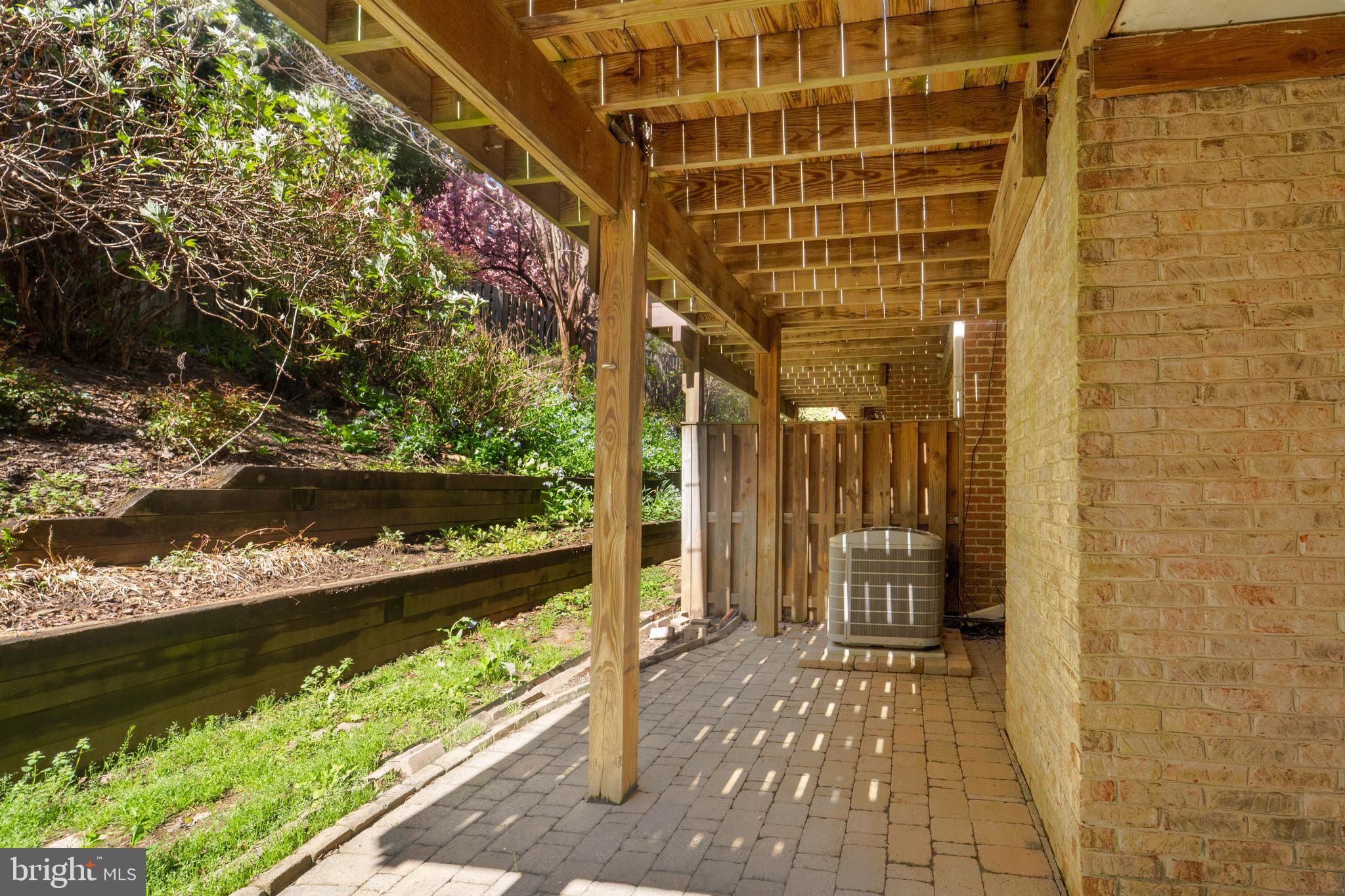 ASHLAWN RIDGE - Residential