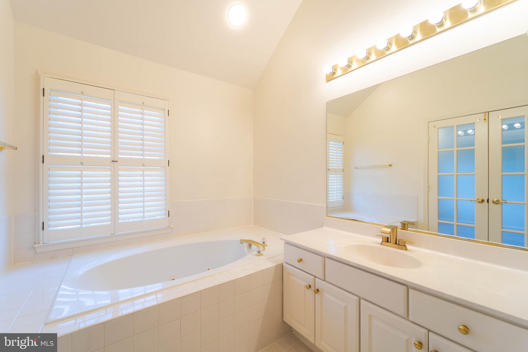 ASHLAWN RIDGE - Residential